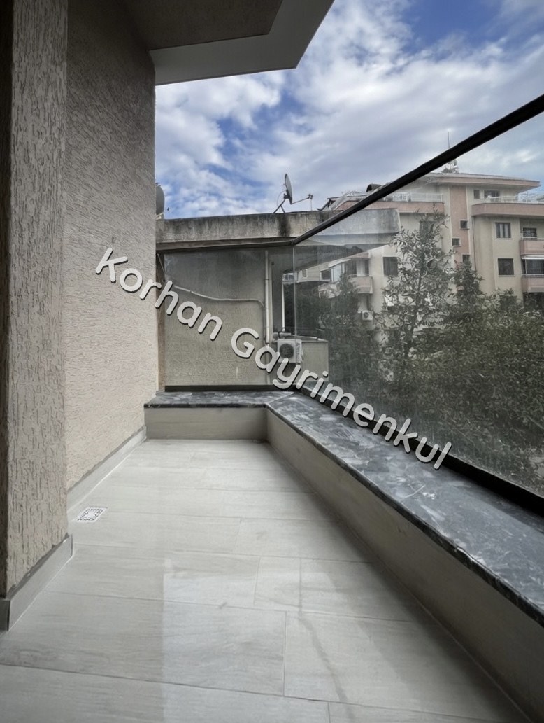 CADDEBOSTAN SAHİLDE BALKONLU EBEVEYN BANYOLU 68M2 NET 2+1 SIFIR