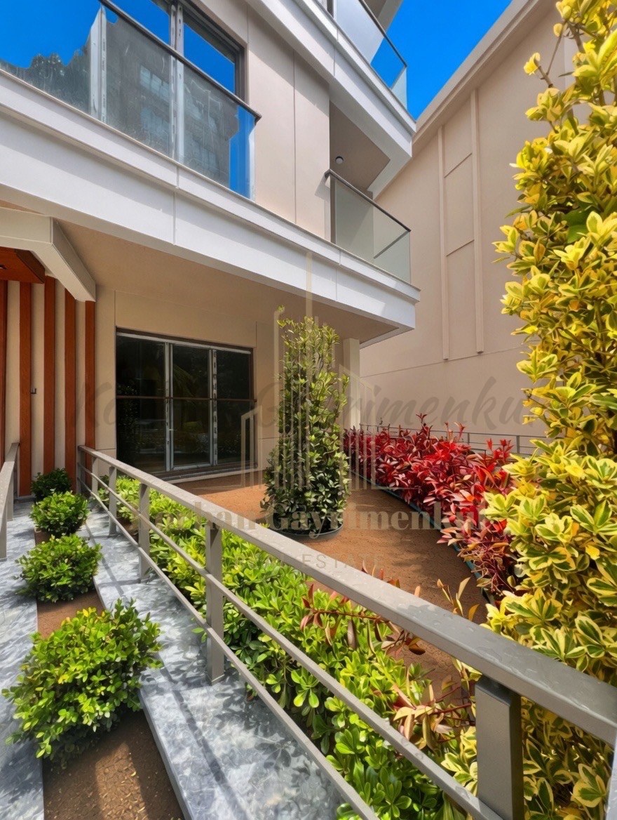 CADDEBOSTAN SAHİLDE BALKONLU EBEVEYN BANYOLU 68M2 NET 2+1 SIFIR
