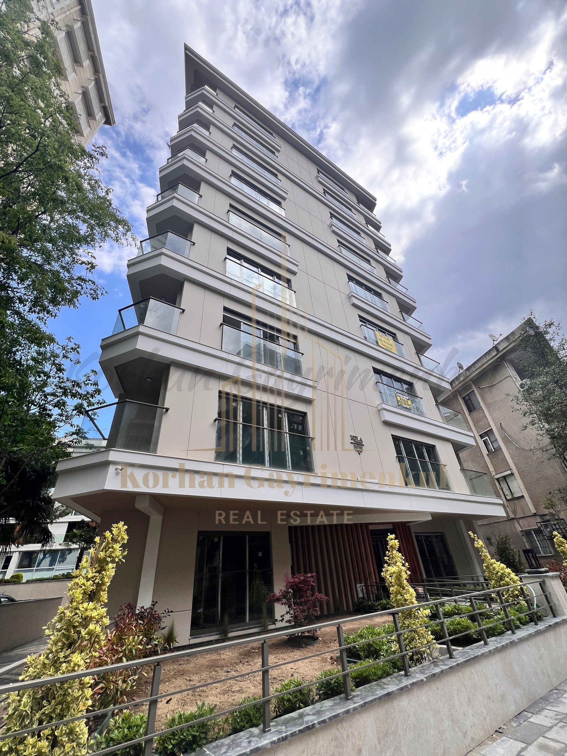 CADDEBOSTAN SAHİLDE BALKONLU EBEVEYN BANYOLU 68M2 NET 2+1 SIFIR