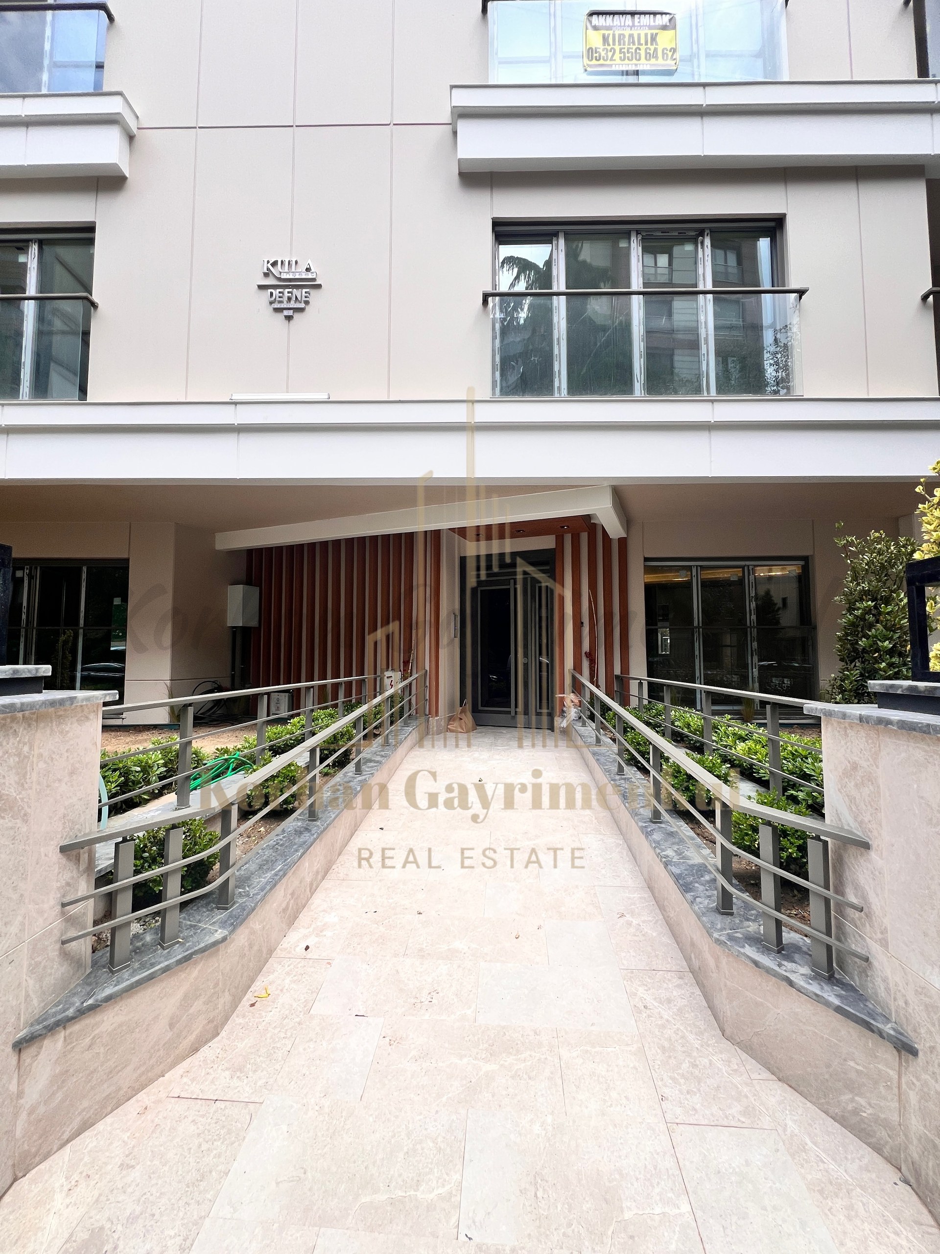 CADDEBOSTAN SAHİLDE BALKONLU EBEVEYN BANYOLU 68M2 NET 2+1 SIFIR