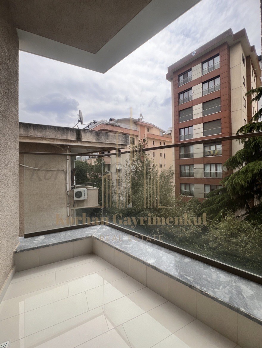 CADDEBOSTAN SAHİLDE BALKONLU EBEVEYN BANYOLU 68M2 NET 2+1 SIFIR