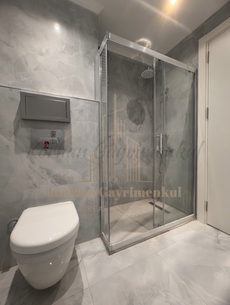 CADDEBOSTAN SAHİLDE BALKONLU EBEVEYN BANYOLU 68M2 NET 2+1 SIFIR
