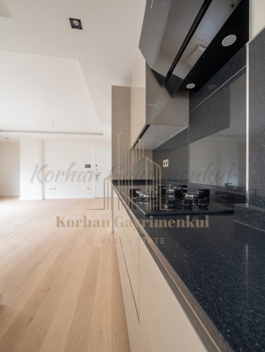 CADDEBOSTAN SAHİLDE BALKONLU EBEVEYN BANYOLU 68M2 NET 2+1 SIFIR