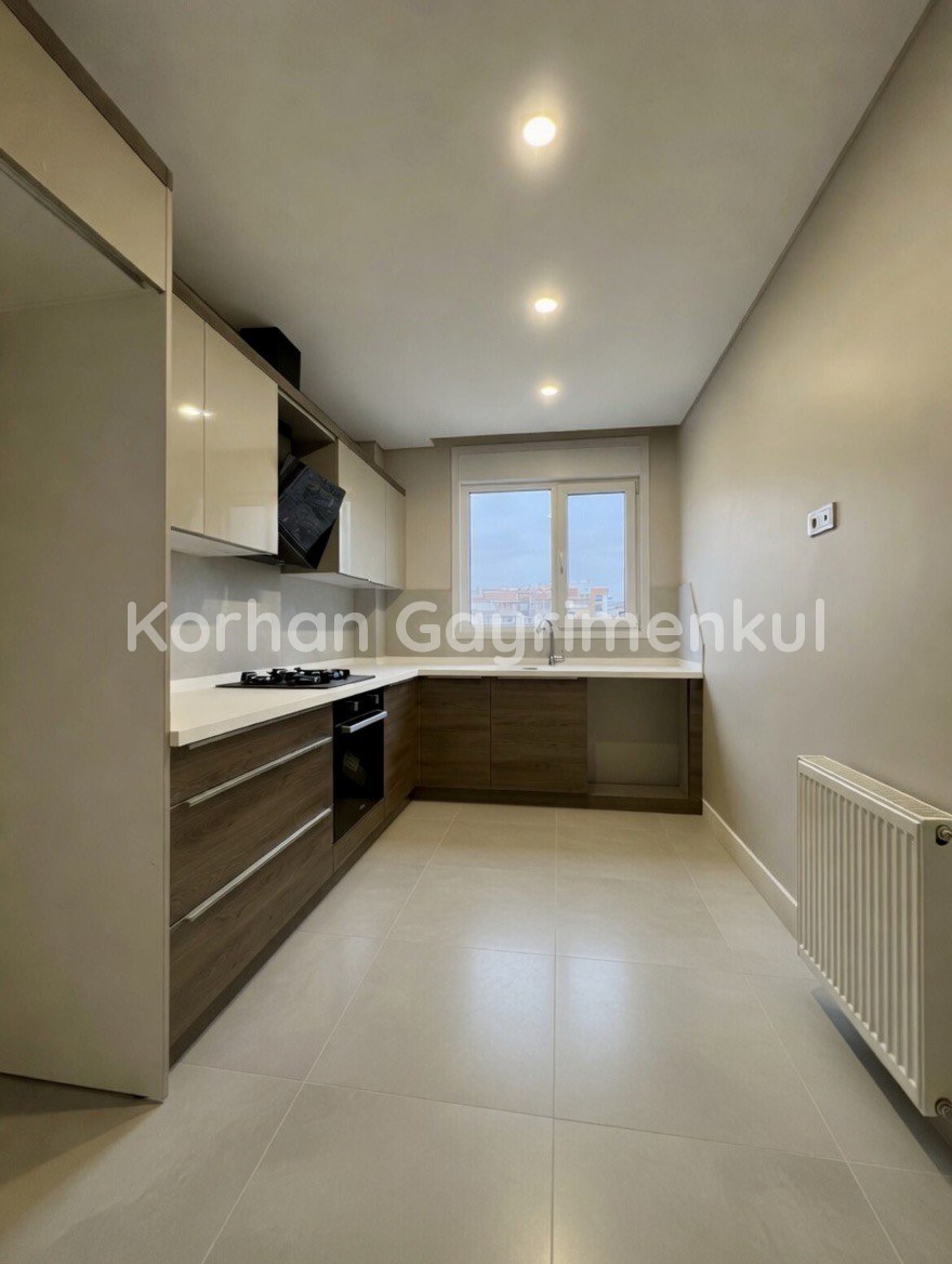 GÖZTEPE ERENKÖY SINIRINDA 98m2 NET 3+1 BALKONLU EBEVEYNLI SIFIR