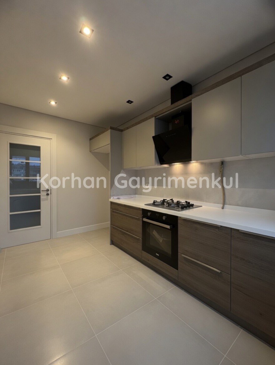 GÖZTEPE ERENKÖY SINIRINDA 98m2 NET 3+1 BALKONLU EBEVEYNLI SIFIR