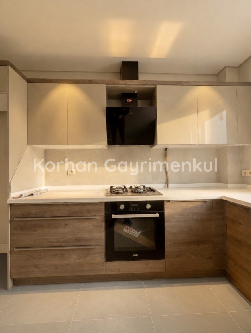 GÖZTEPE ERENKÖY SINIRINDA 98m2 NET 3+1 BALKONLU EBEVEYNLI SIFIR