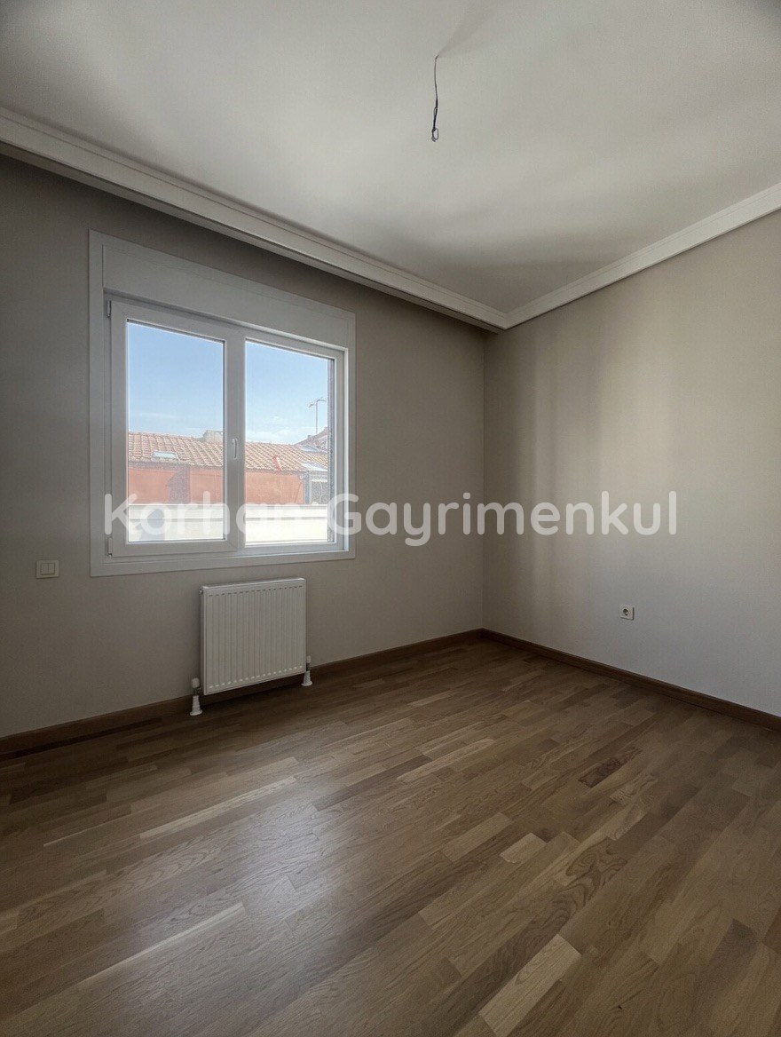 GÖZTEPE METROYA KOMŞU 103m2 BRÜT 2+1 BALKONLU EBEVEYN BANYOLU SIFIR