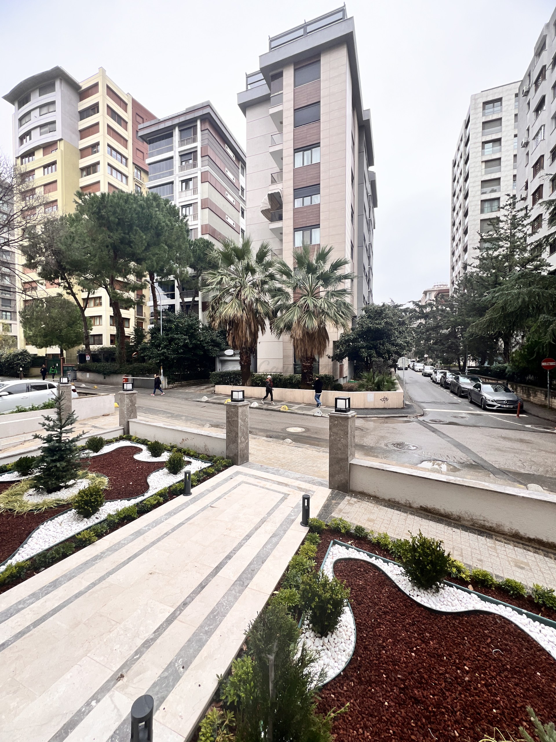 ERENKÖY BAĞDAT CADDESİNE YAKIN SIFIR 95M2 2+1 YÜKSEK GİRİŞ