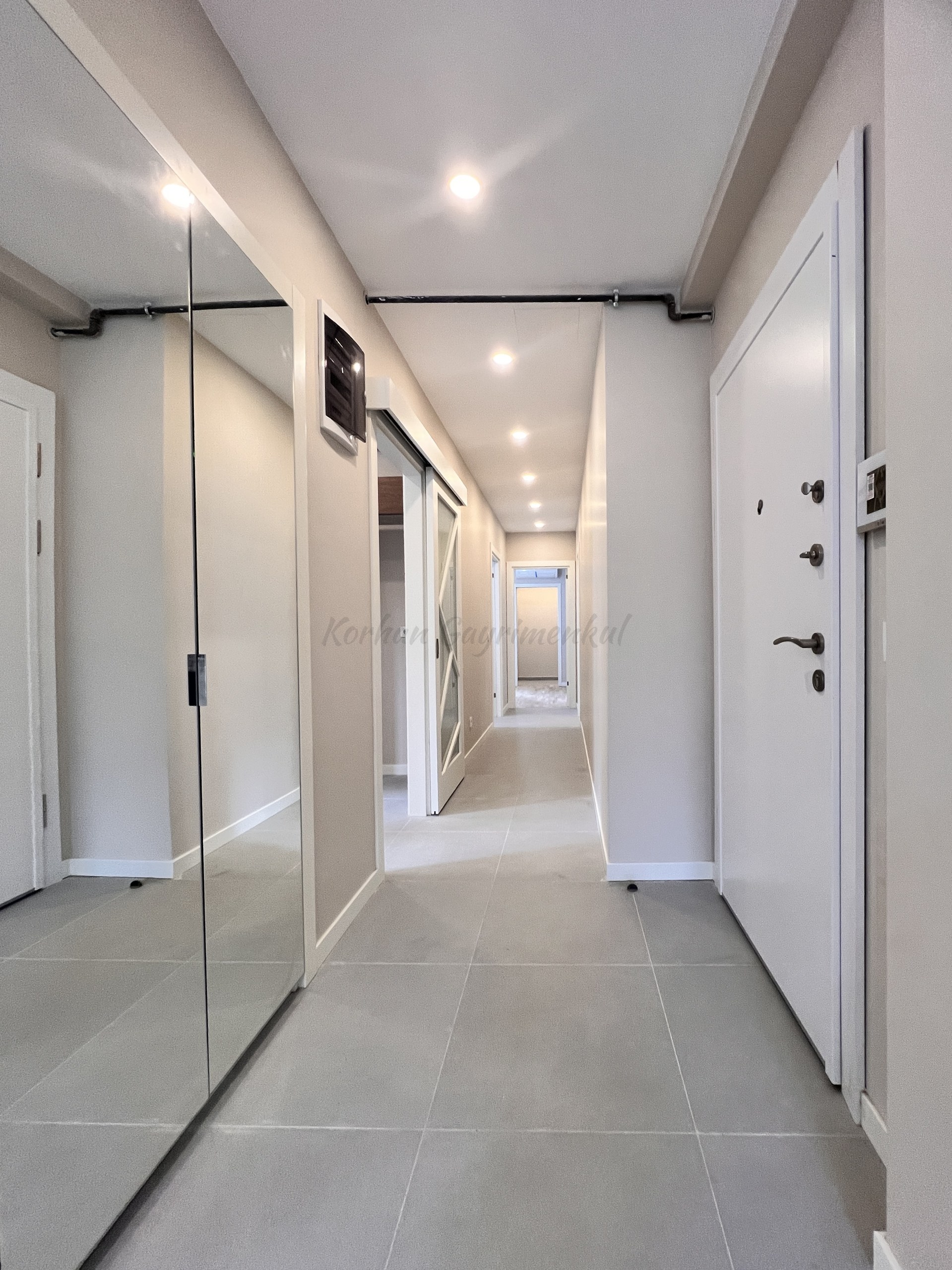 ERENKÖY BAĞDAT CADDESİNE YAKIN SIFIR 95M2 2+1 YÜKSEK GİRİŞ