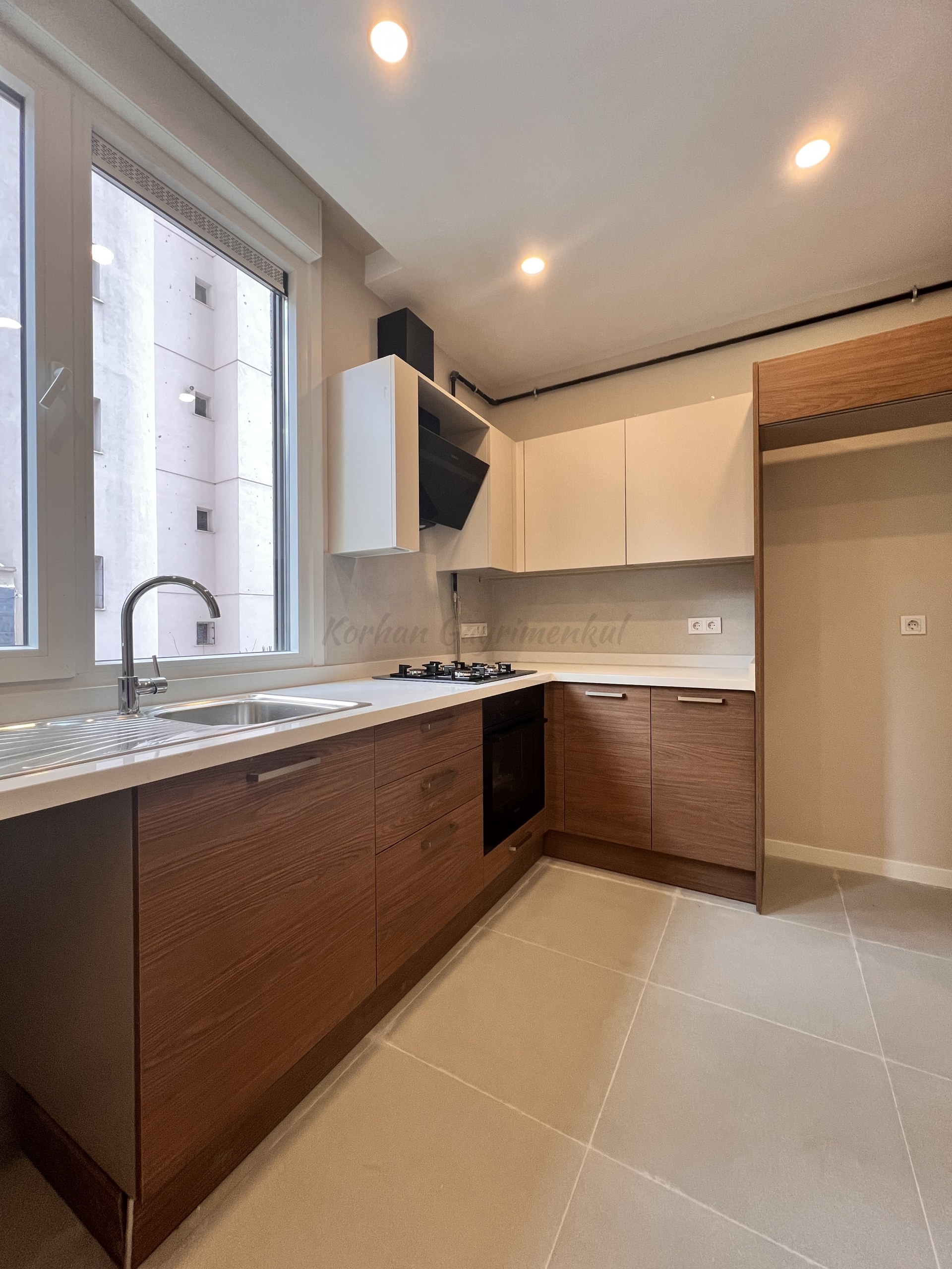 ERENKÖY BAĞDAT CADDESİNE YAKIN SIFIR 95M2 2+1 YÜKSEK GİRİŞ