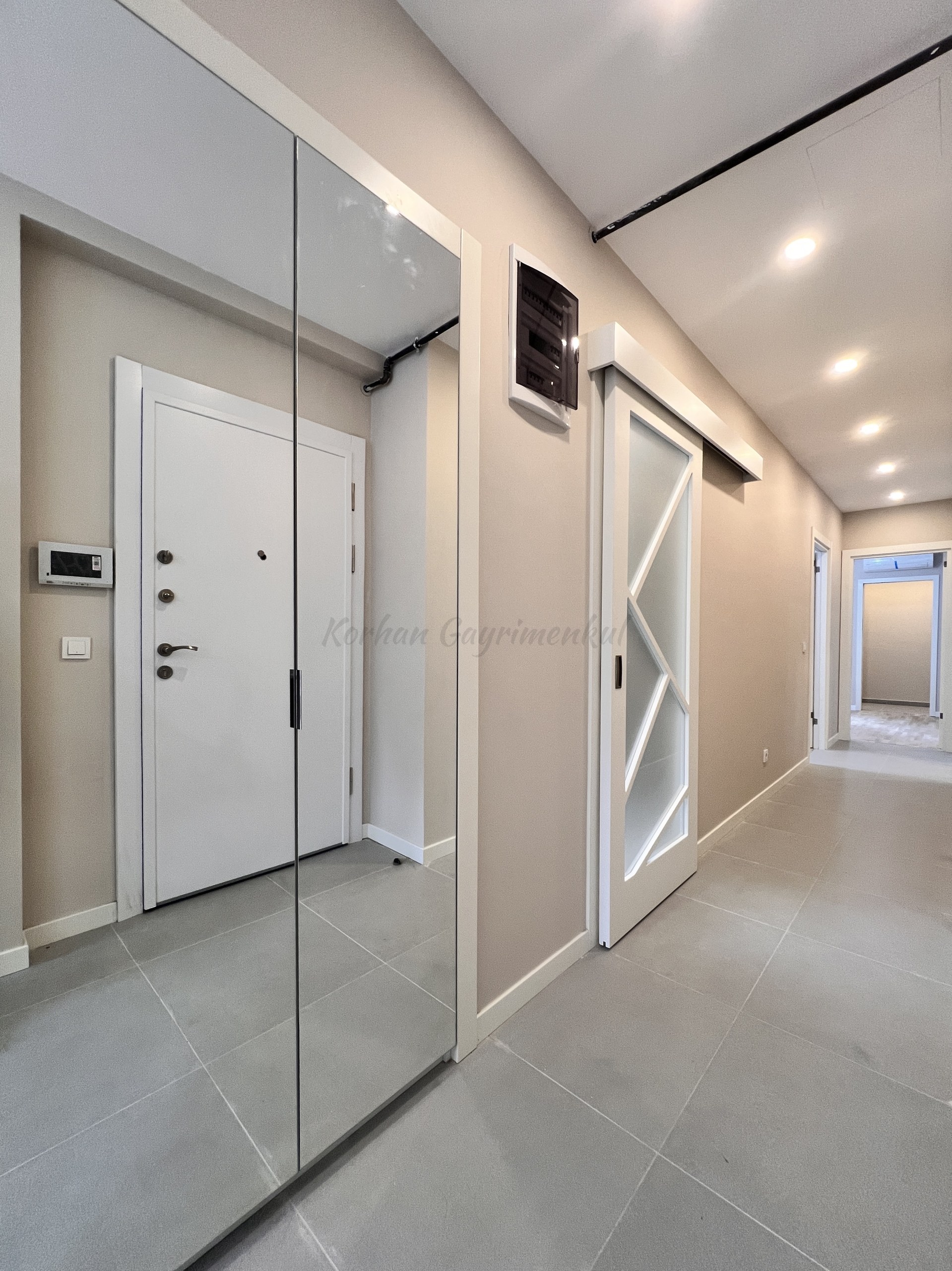 ERENKÖY BAĞDAT CADDESİNE YAKIN SIFIR 95M2 2+1 YÜKSEK GİRİŞ