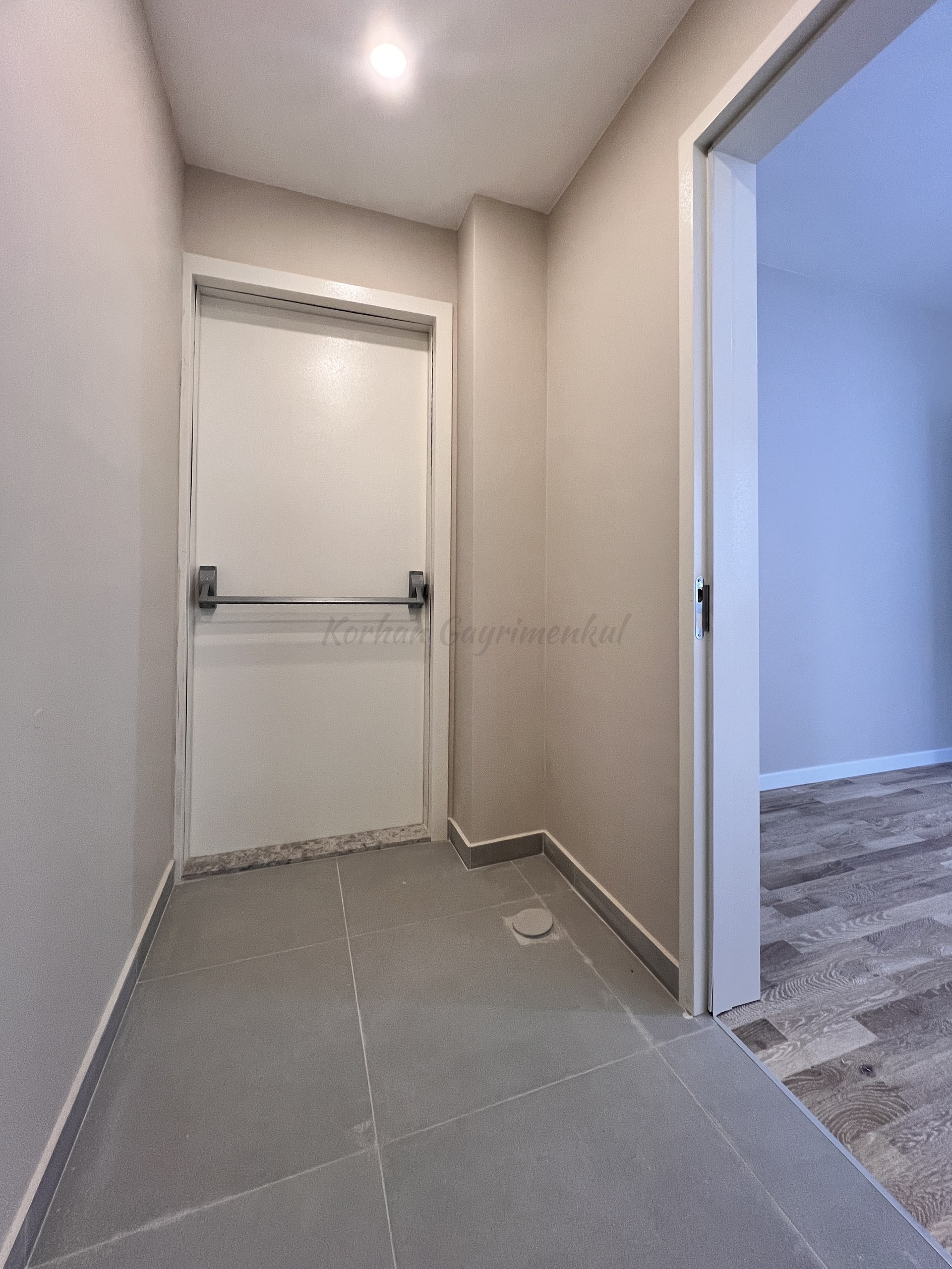 ERENKÖY BAĞDAT CADDESİNE YAKIN SIFIR 95M2 2+1 YÜKSEK GİRİŞ