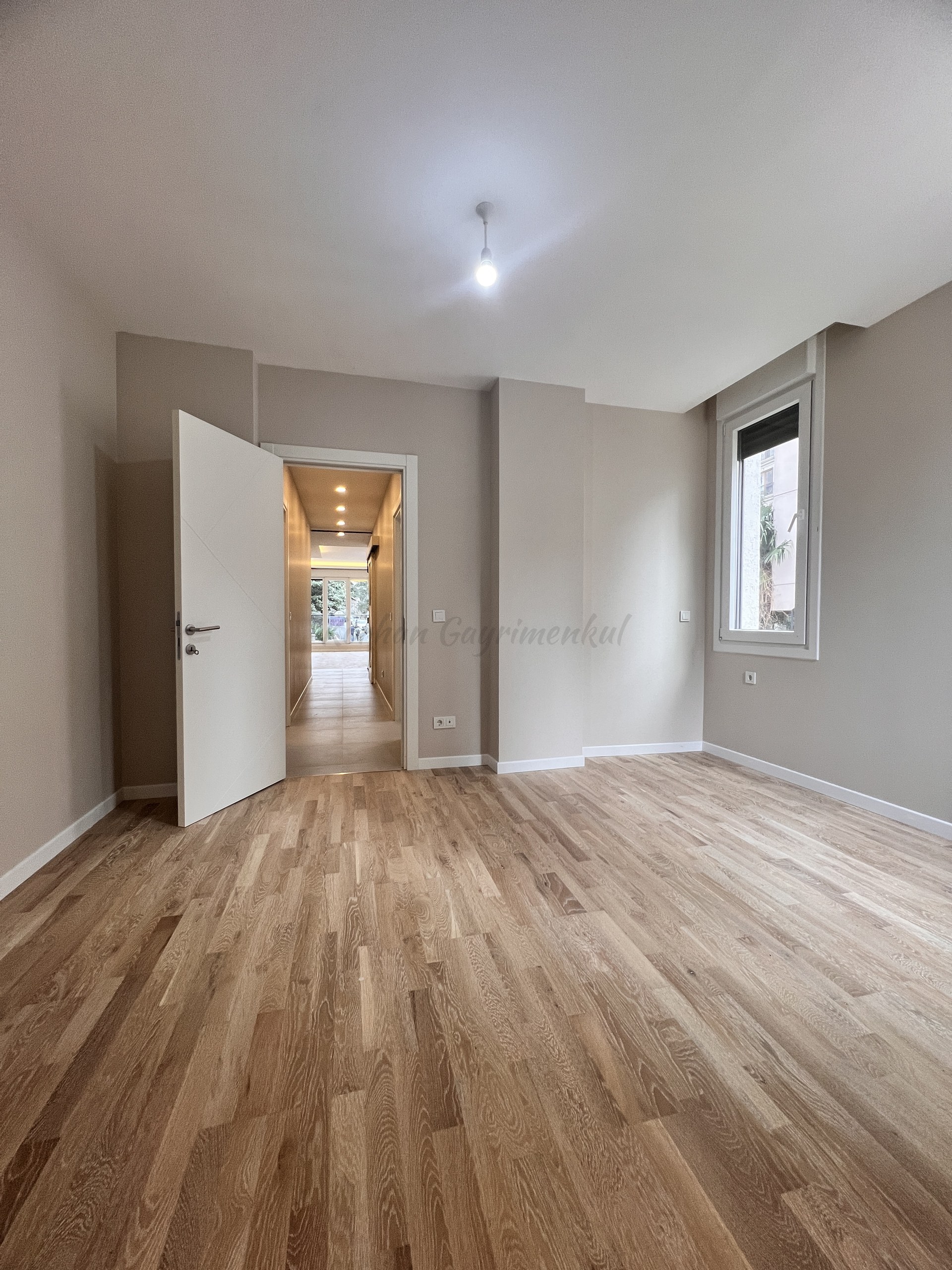 ERENKÖY BAĞDAT CADDESİNE YAKIN SIFIR 95M2 2+1 YÜKSEK GİRİŞ