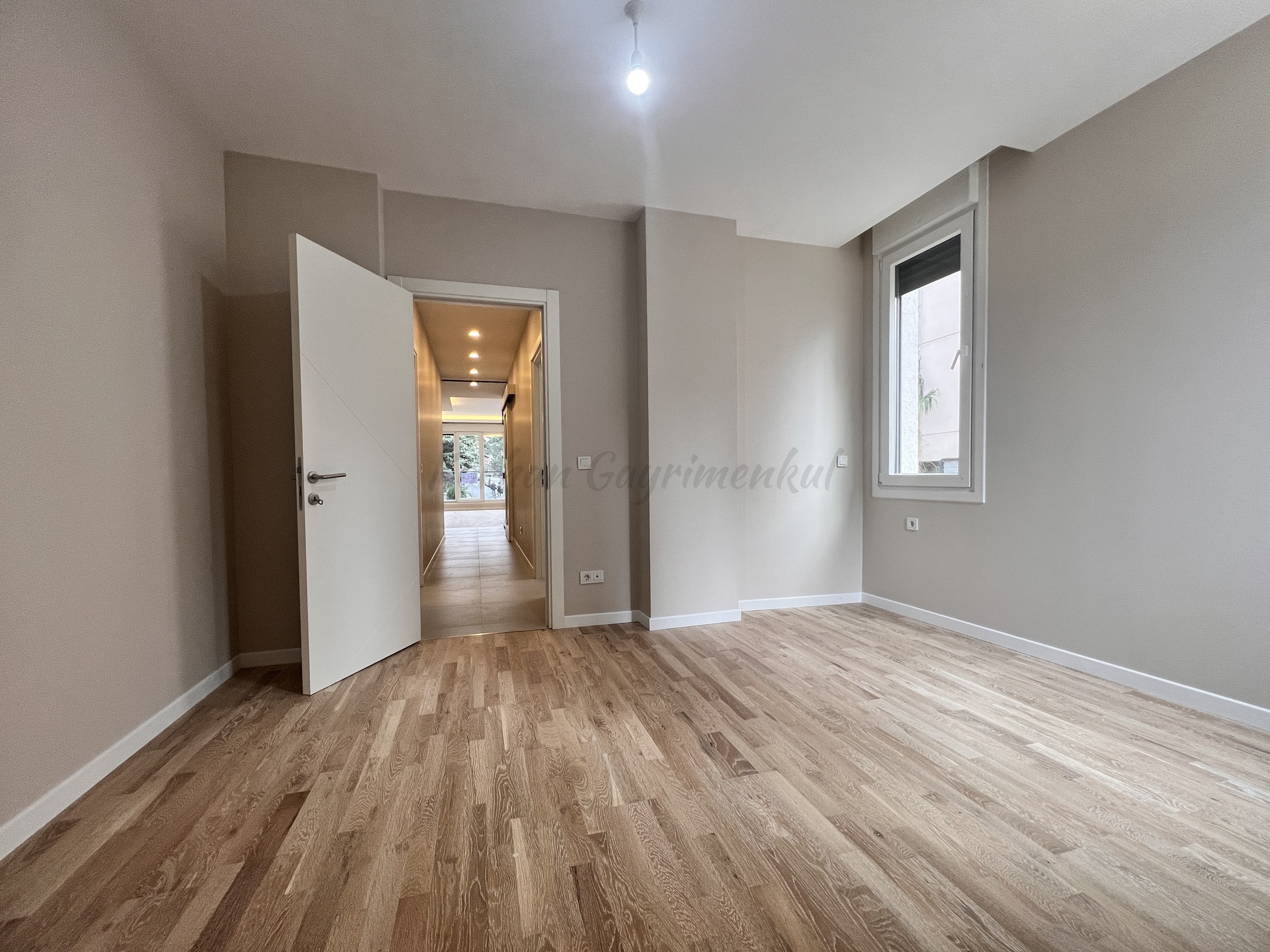 ERENKÖY BAĞDAT CADDESİNE YAKIN SIFIR 95M2 2+1 YÜKSEK GİRİŞ
