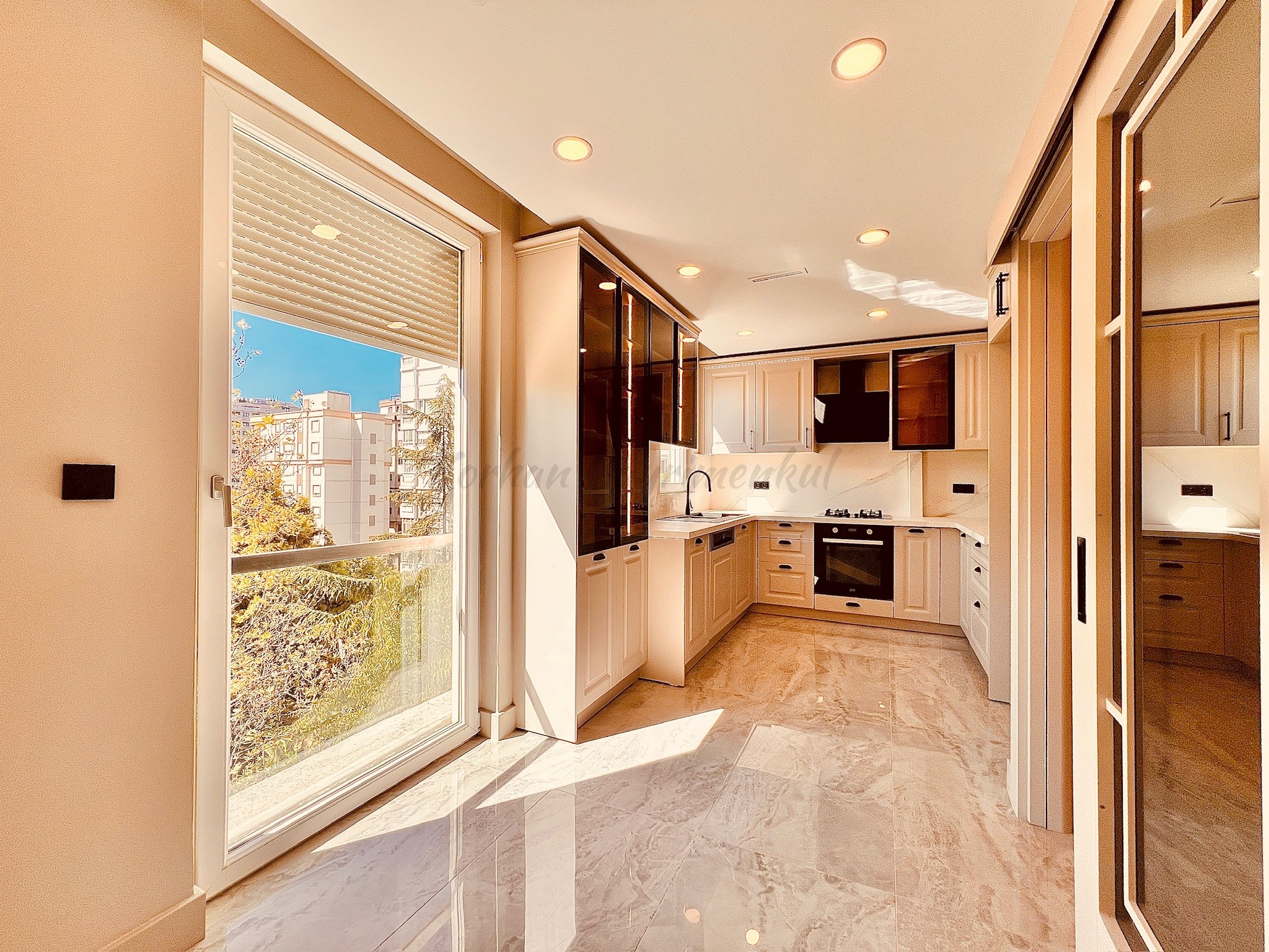 ERENKÖYDE BAĞDATA ÇOK YAKIN SİTE İÇERİSİNDE 150M2 3+1
