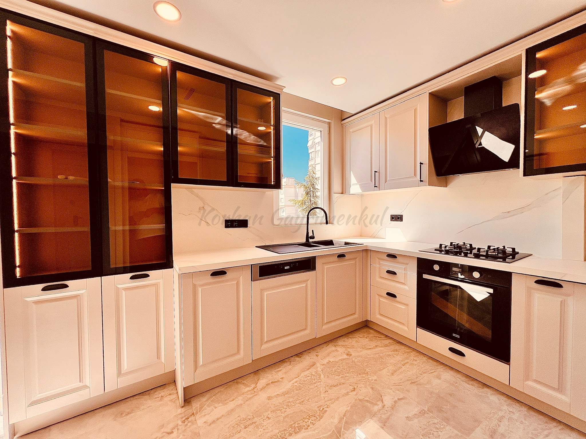 ERENKÖYDE BAĞDATA ÇOK YAKIN SİTE İÇERİSİNDE 150M2 3+1