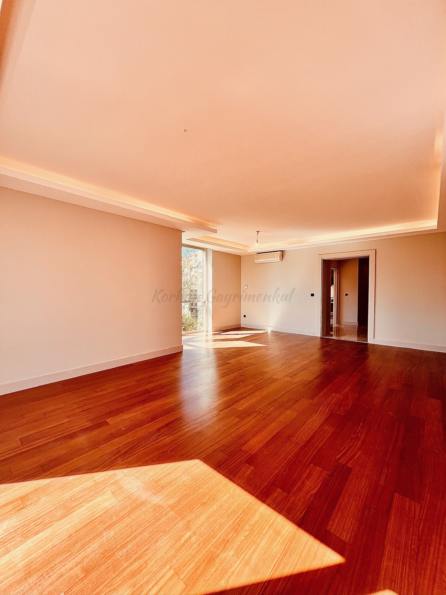 ERENKÖYDE BAĞDATA ÇOK YAKIN SİTE İÇERİSİNDE 150M2 3+1