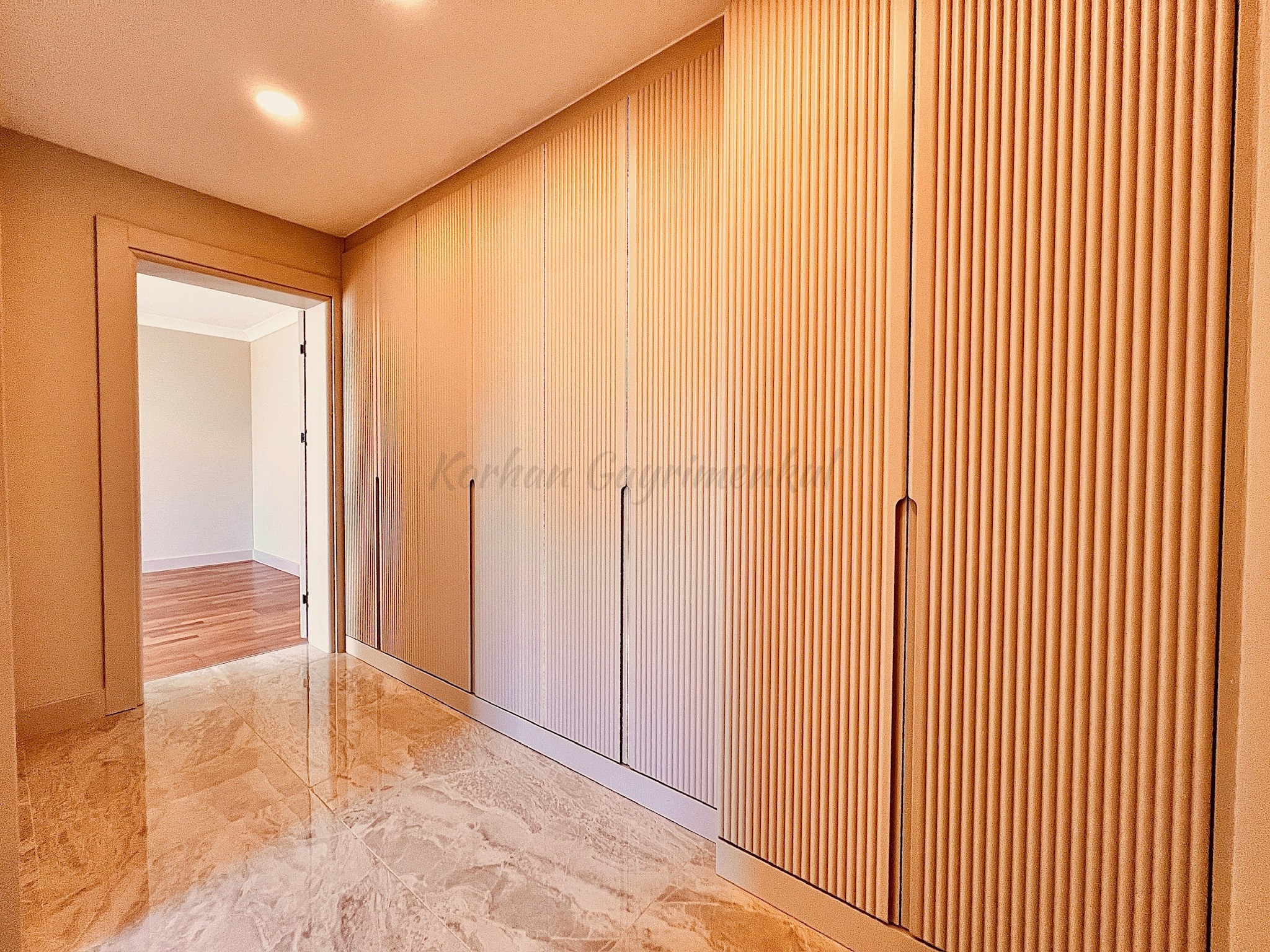 ERENKÖYDE BAĞDATA ÇOK YAKIN SİTE İÇERİSİNDE 150M2 3+1