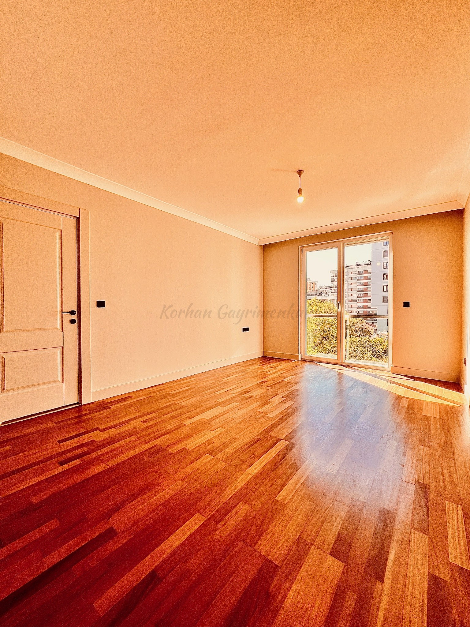 ERENKÖYDE BAĞDATA ÇOK YAKIN SİTE İÇERİSİNDE 150M2 3+1