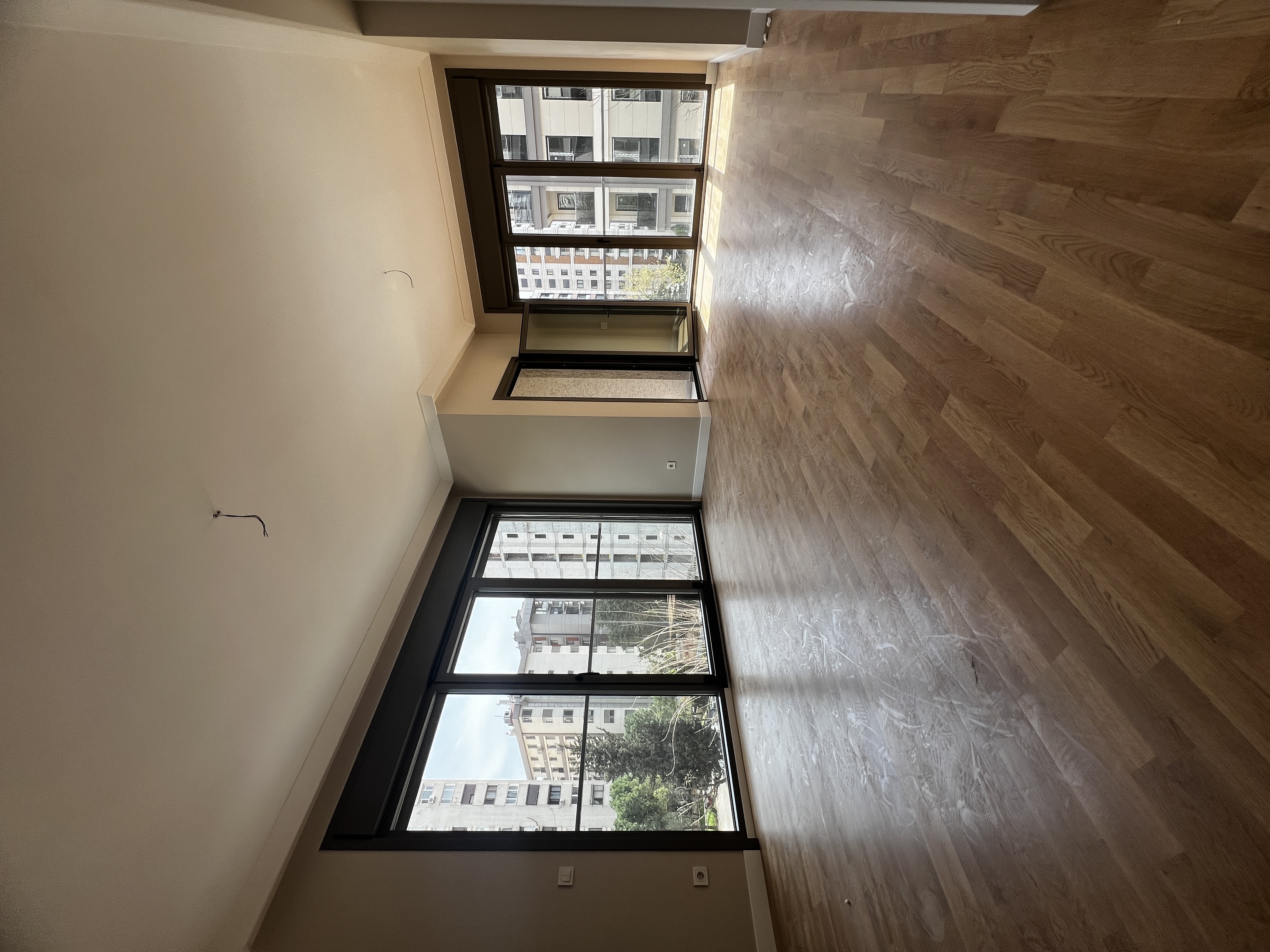 CADDEBOSTAN SAHİLDE İŞ YERİNE KONUTA 125M2 3+1 BALKONLU SIFIR