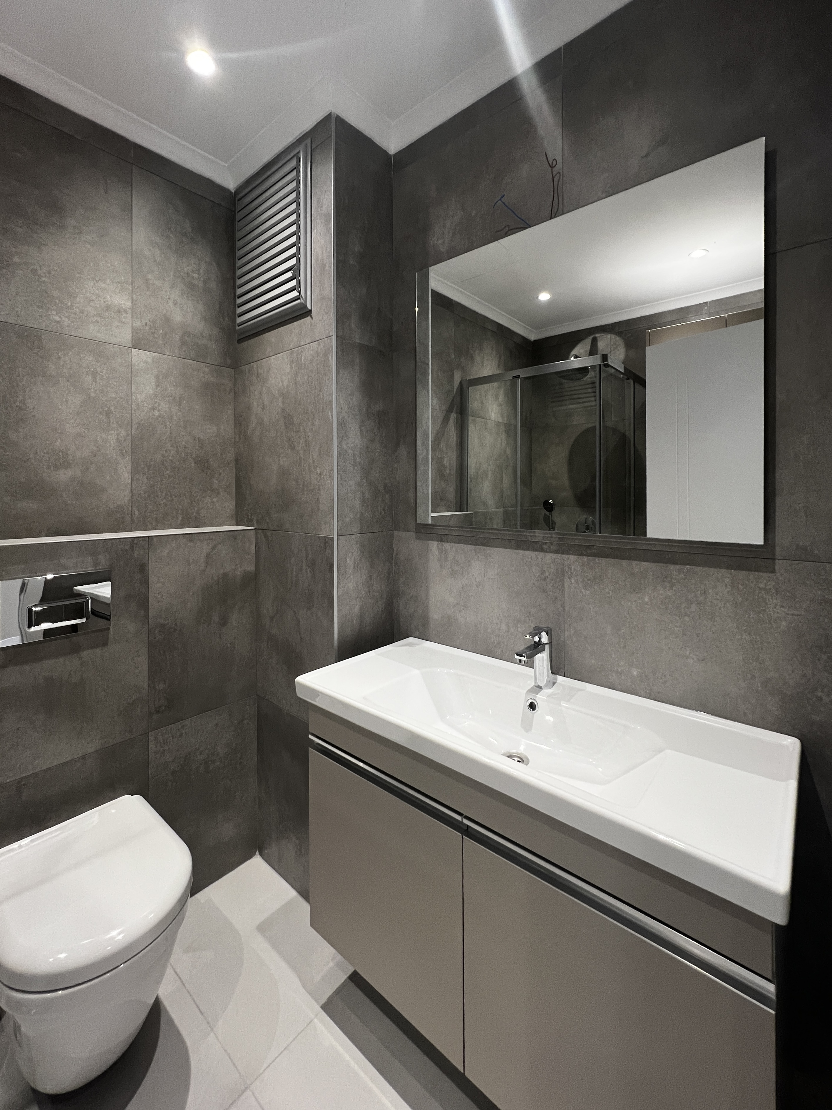 CADDEBOSTAN SAHİLDE İŞ YERİNE KONUTA 125M2 3+1 BALKONLU SIFIR