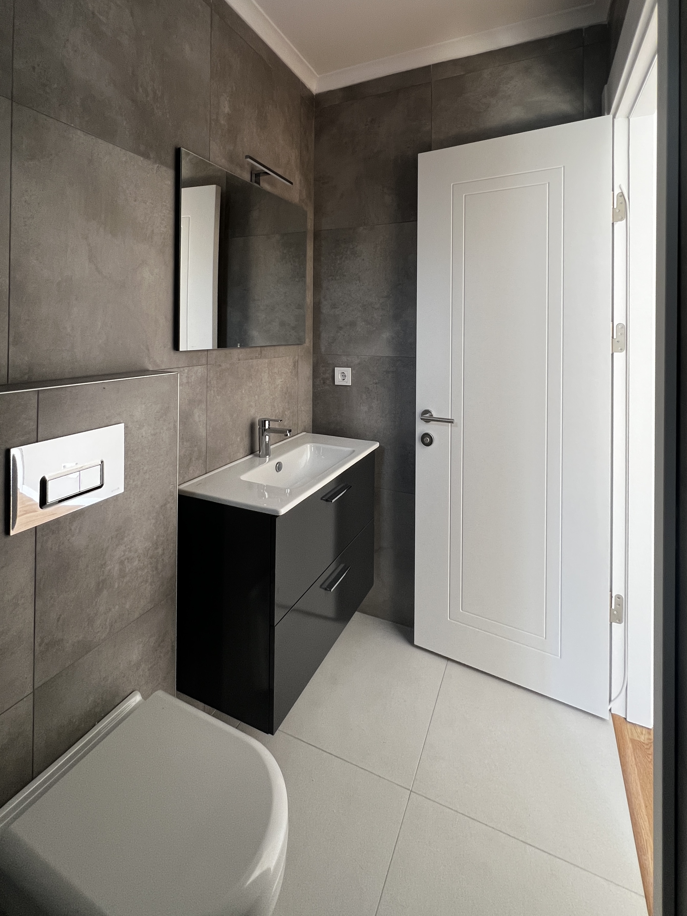 CADDEBOSTAN SAHİLDE İŞ YERİNE KONUTA 125M2 3+1 BALKONLU SIFIR