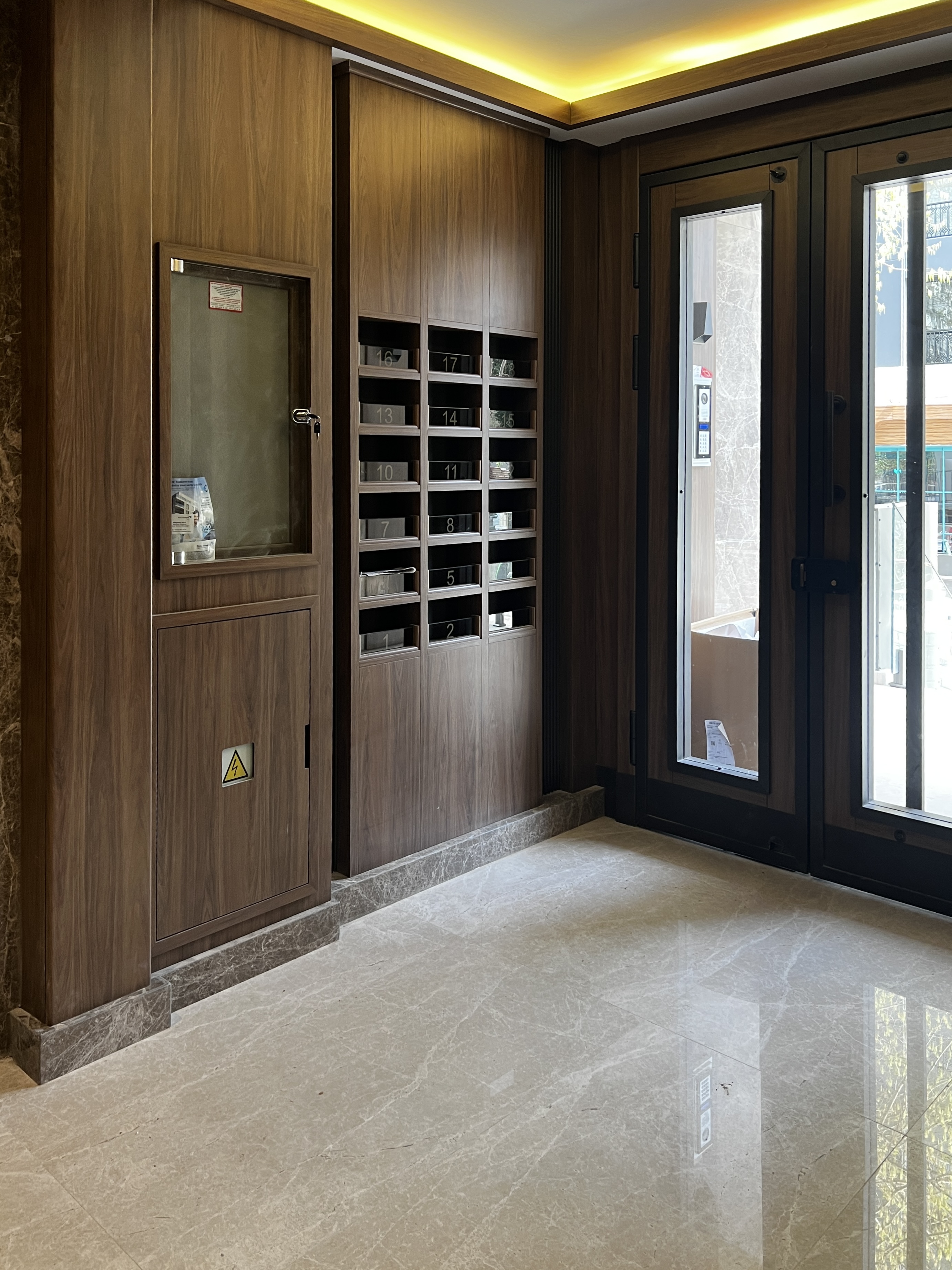 CADDEBOSTAN SAHİLDE İŞ YERİNE KONUTA 125M2 3+1 BALKONLU SIFIR