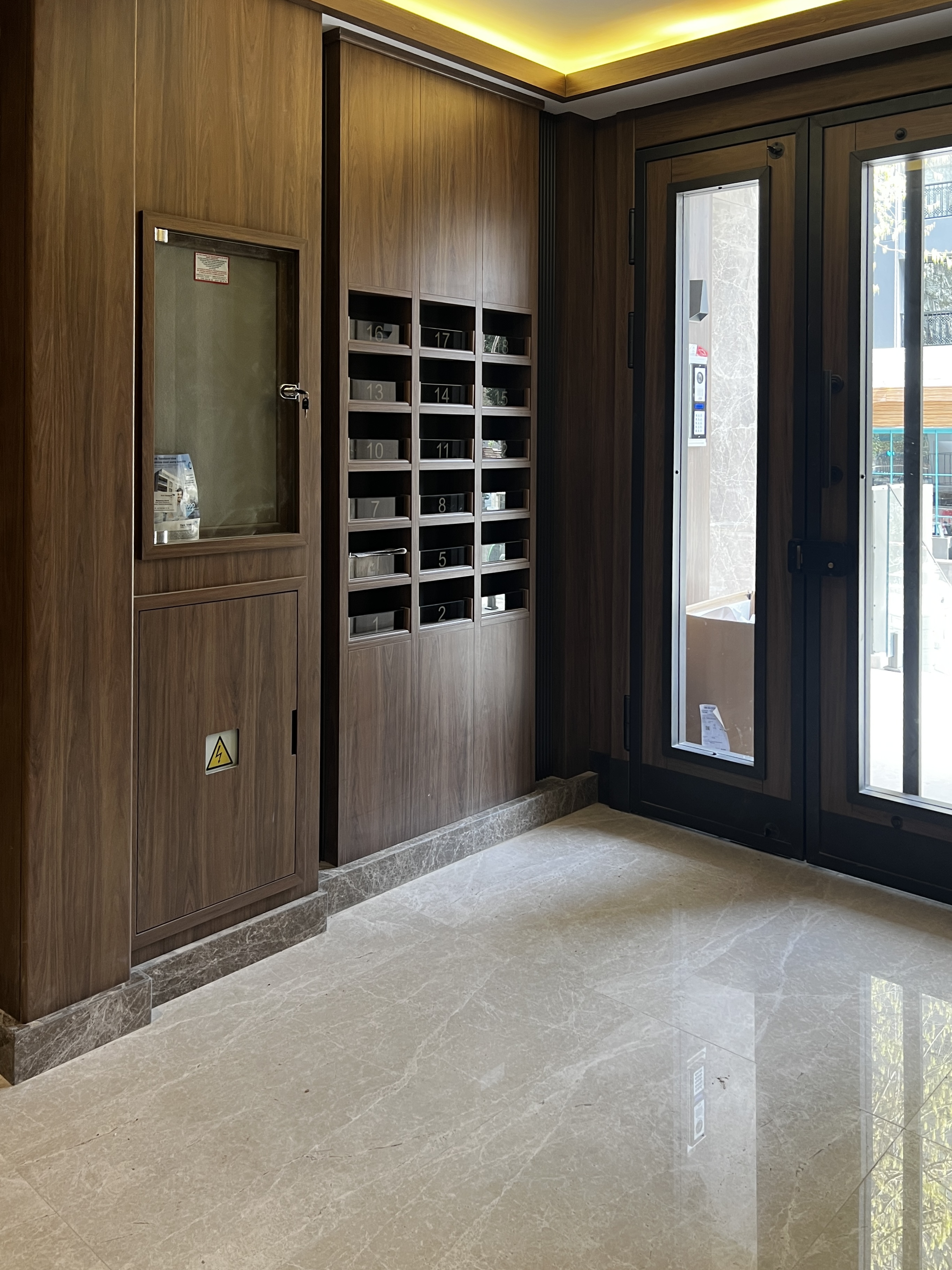 CADDEBOSTAN SAHİLDE İŞ YERİNE KONUTA 125M2 3+1 BALKONLU SIFIR
