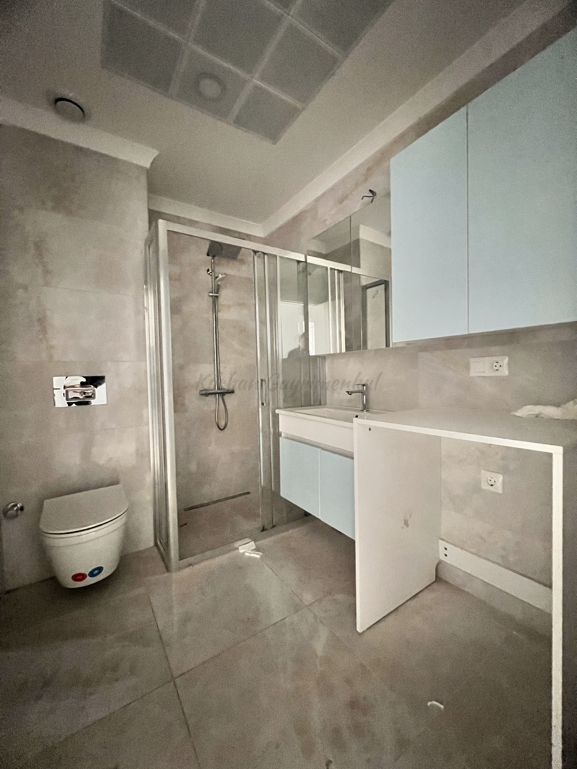 GÖZTEPE BAĞDAT CADDESİNE YÜRÜME MESAFESİNDE BALKONLU 90M2 NET3+1