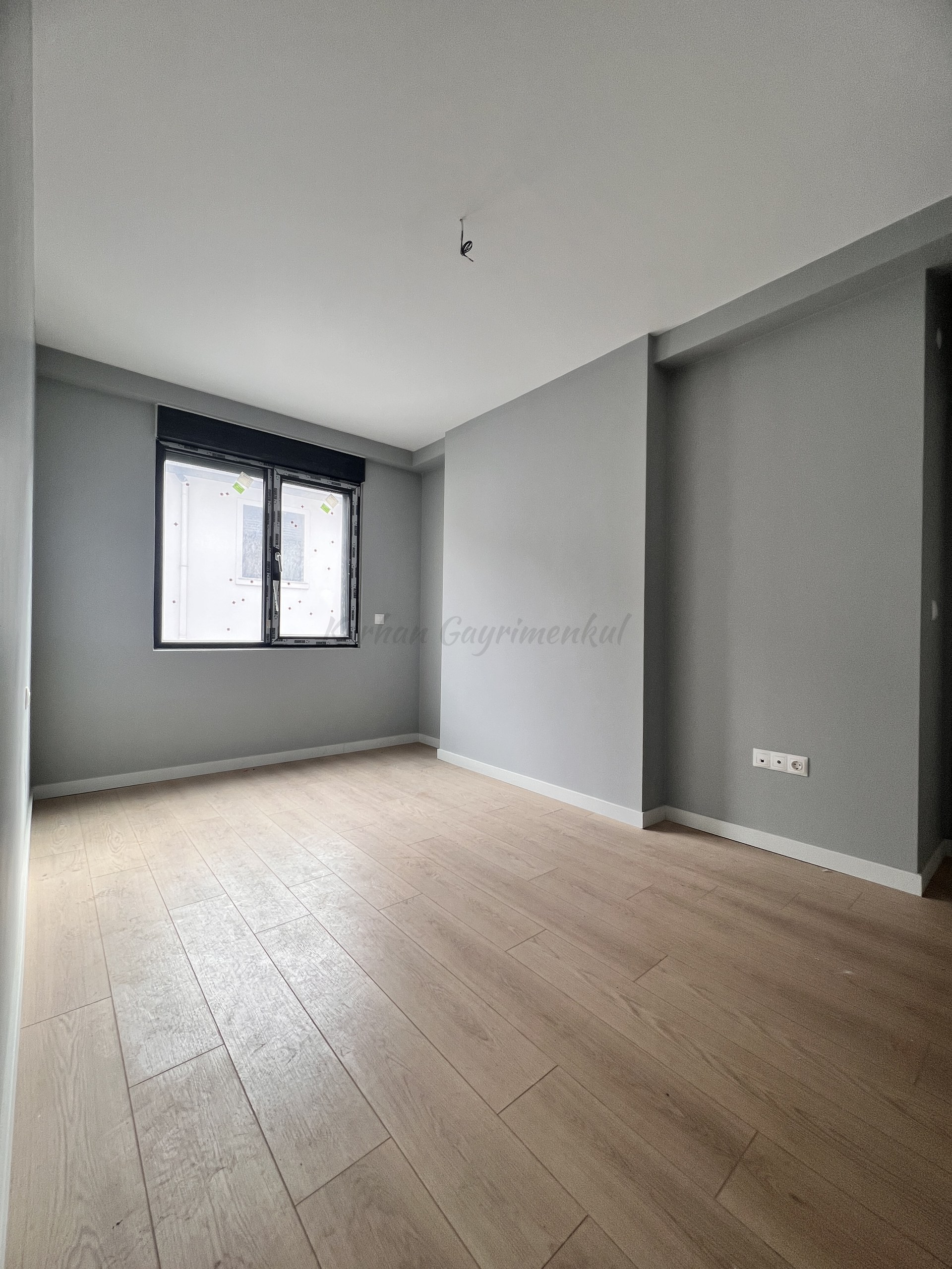 GÖZTEPE BAĞDAT CADDESİNE YÜRÜME MESAFESİNDE BALKONLU 90M2 NET3+1