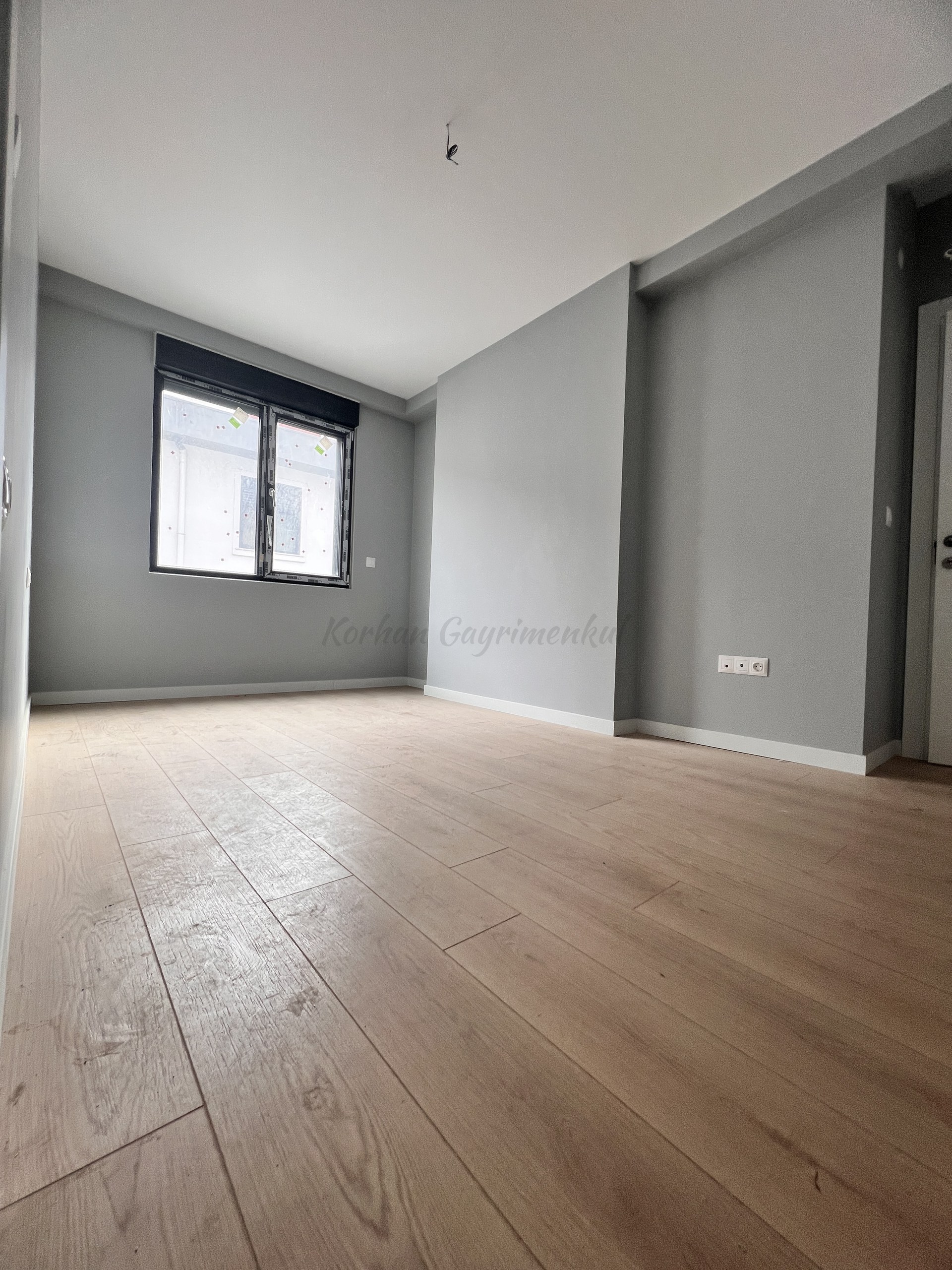 GÖZTEPE BAĞDAT CADDESİNE YÜRÜME MESAFESİNDE BALKONLU 90M2 NET3+1