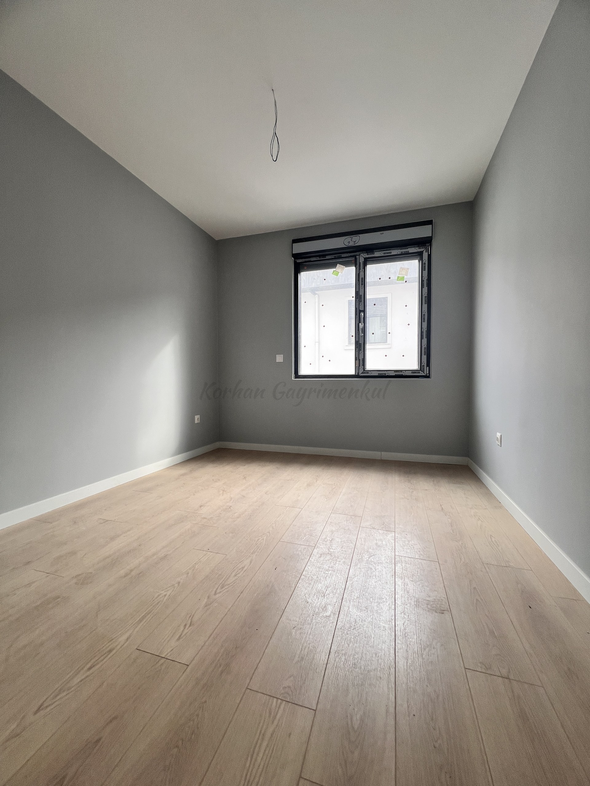 GÖZTEPE BAĞDAT CADDESİNE YÜRÜME MESAFESİNDE BALKONLU 90M2 NET3+1
