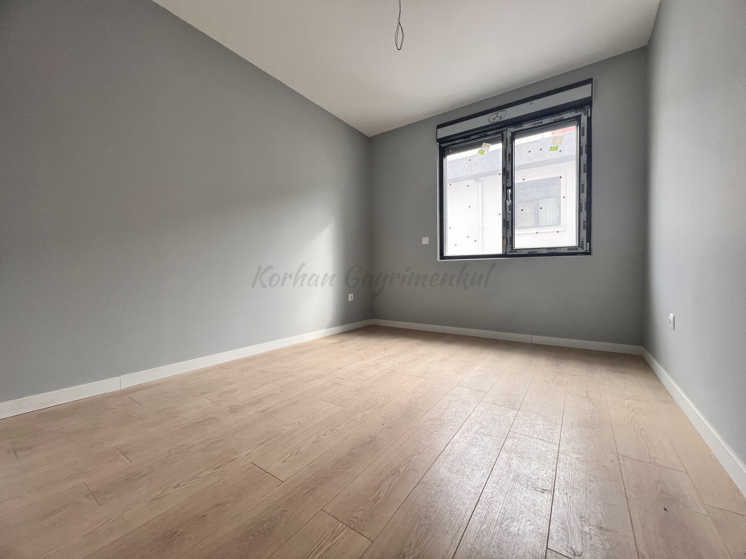 GÖZTEPE BAĞDAT CADDESİNE YÜRÜME MESAFESİNDE BALKONLU 90M2 NET3+1