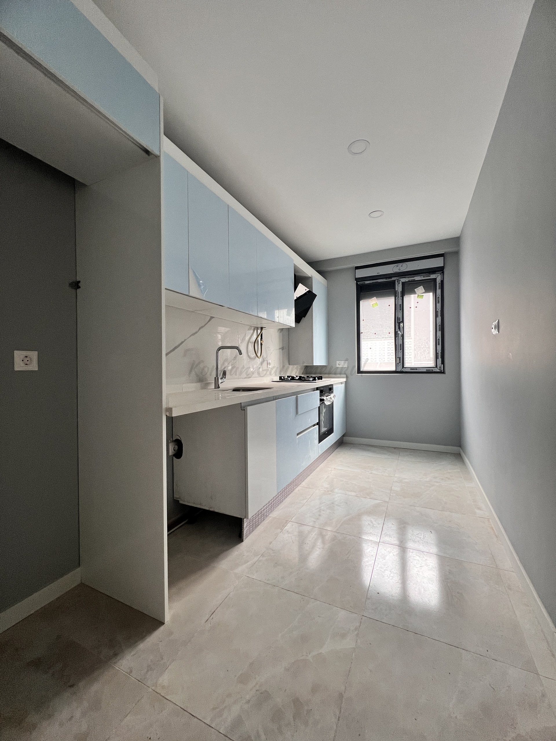 GÖZTEPE BAĞDAT CADDESİNE YÜRÜME MESAFESİNDE BALKONLU 90M2 NET3+1