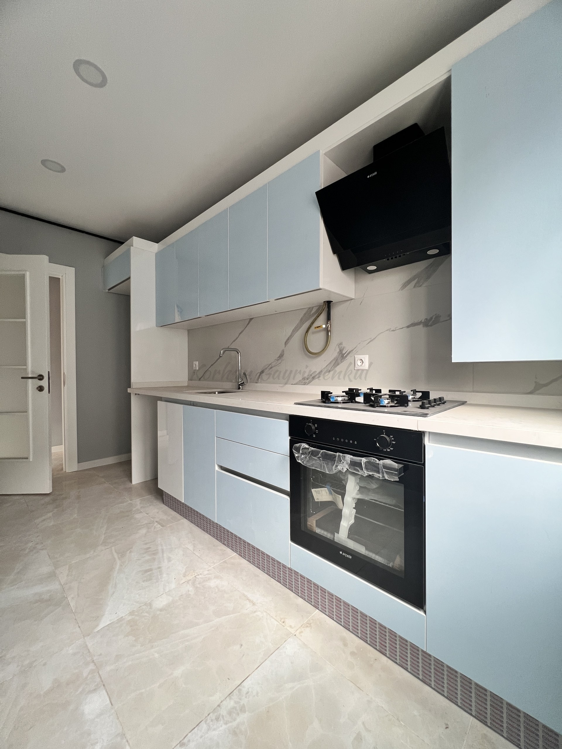 GÖZTEPE BAĞDAT CADDESİNE YÜRÜME MESAFESİNDE BALKONLU 90M2 NET3+1