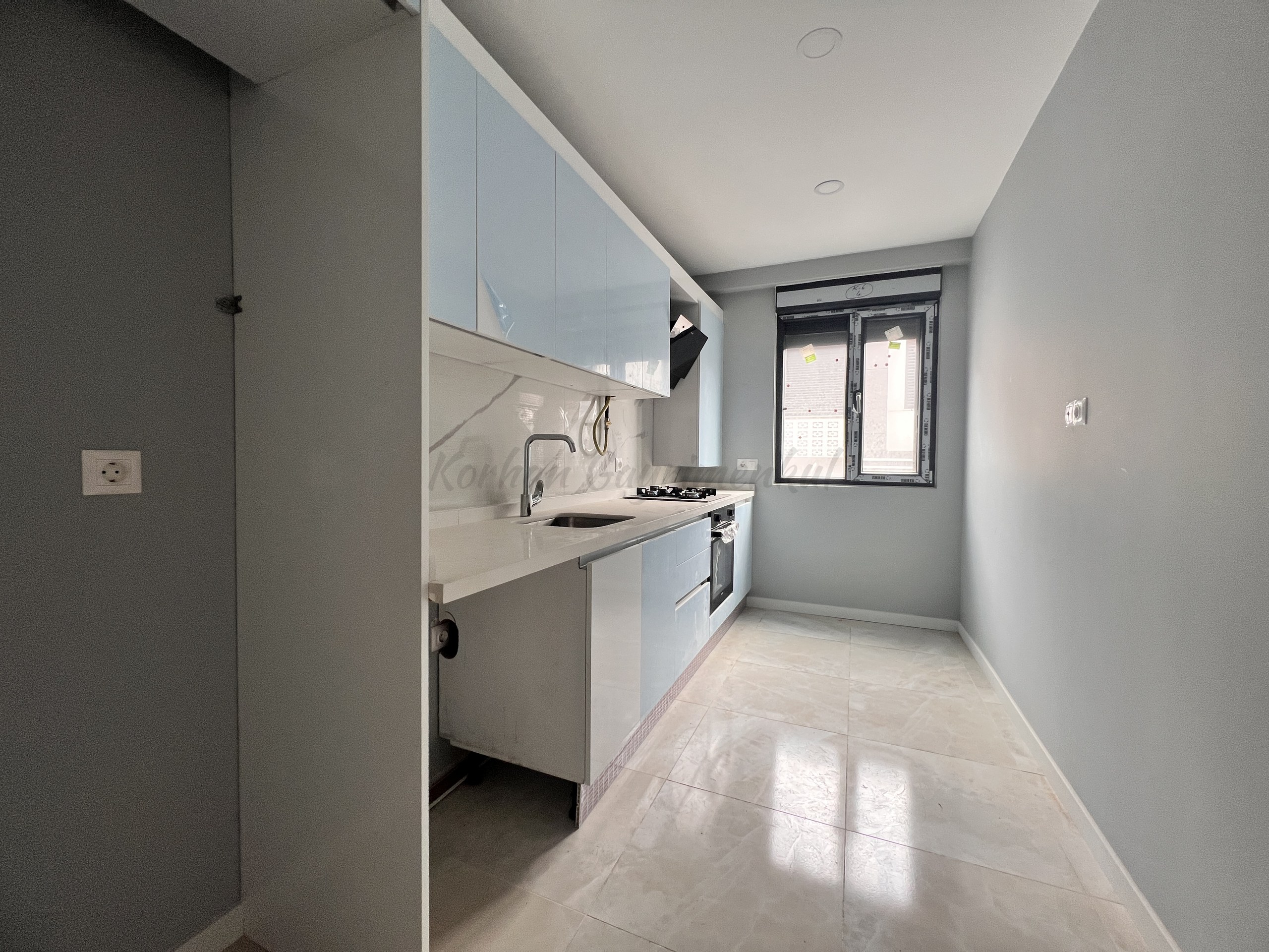 GÖZTEPE BAĞDAT CADDESİNE YÜRÜME MESAFESİNDE BALKONLU 90M2 NET3+1