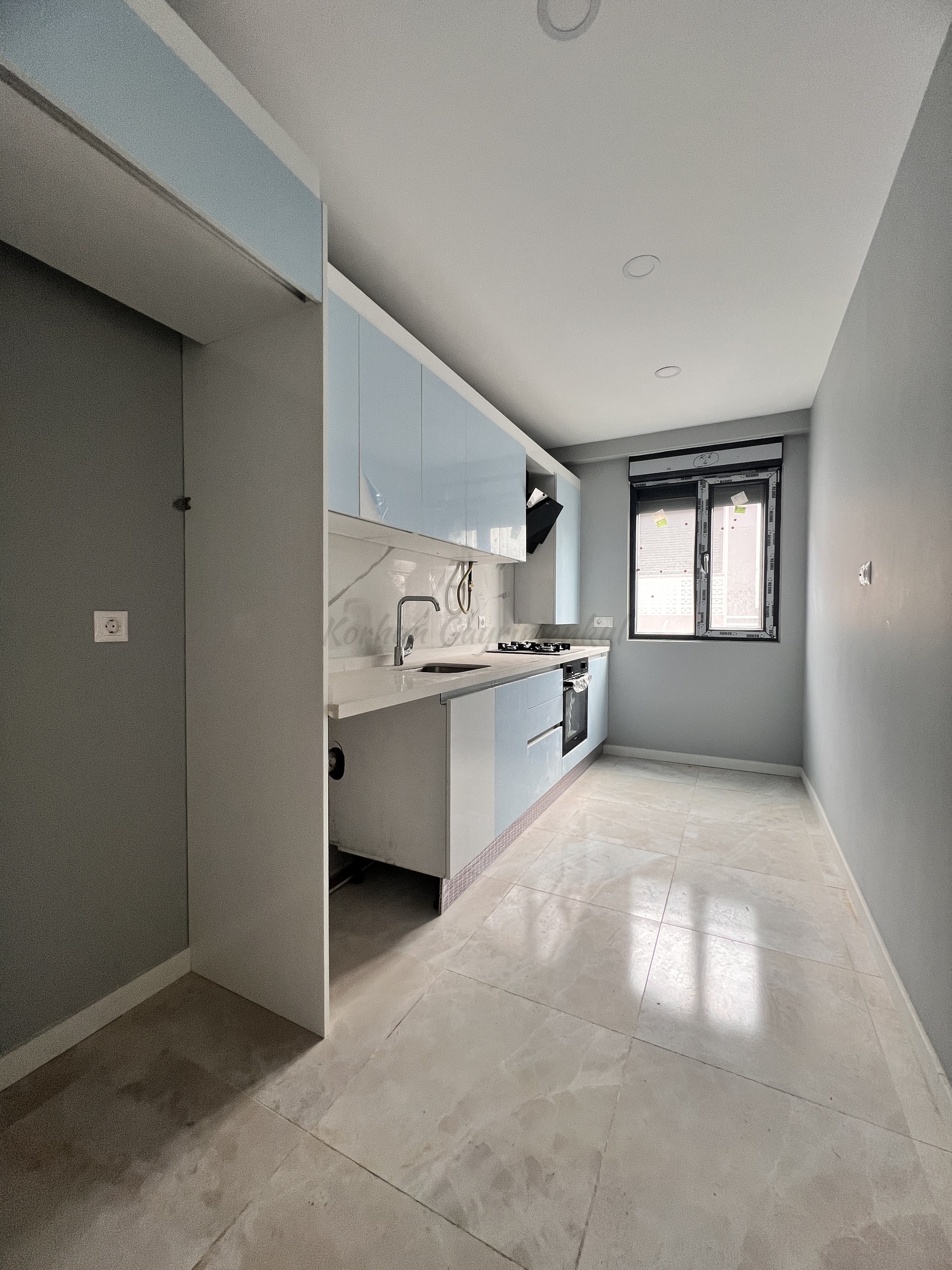 GÖZTEPE BAĞDAT CADDESİNE YÜRÜME MESAFESİNDE BALKONLU 90M2 NET3+1