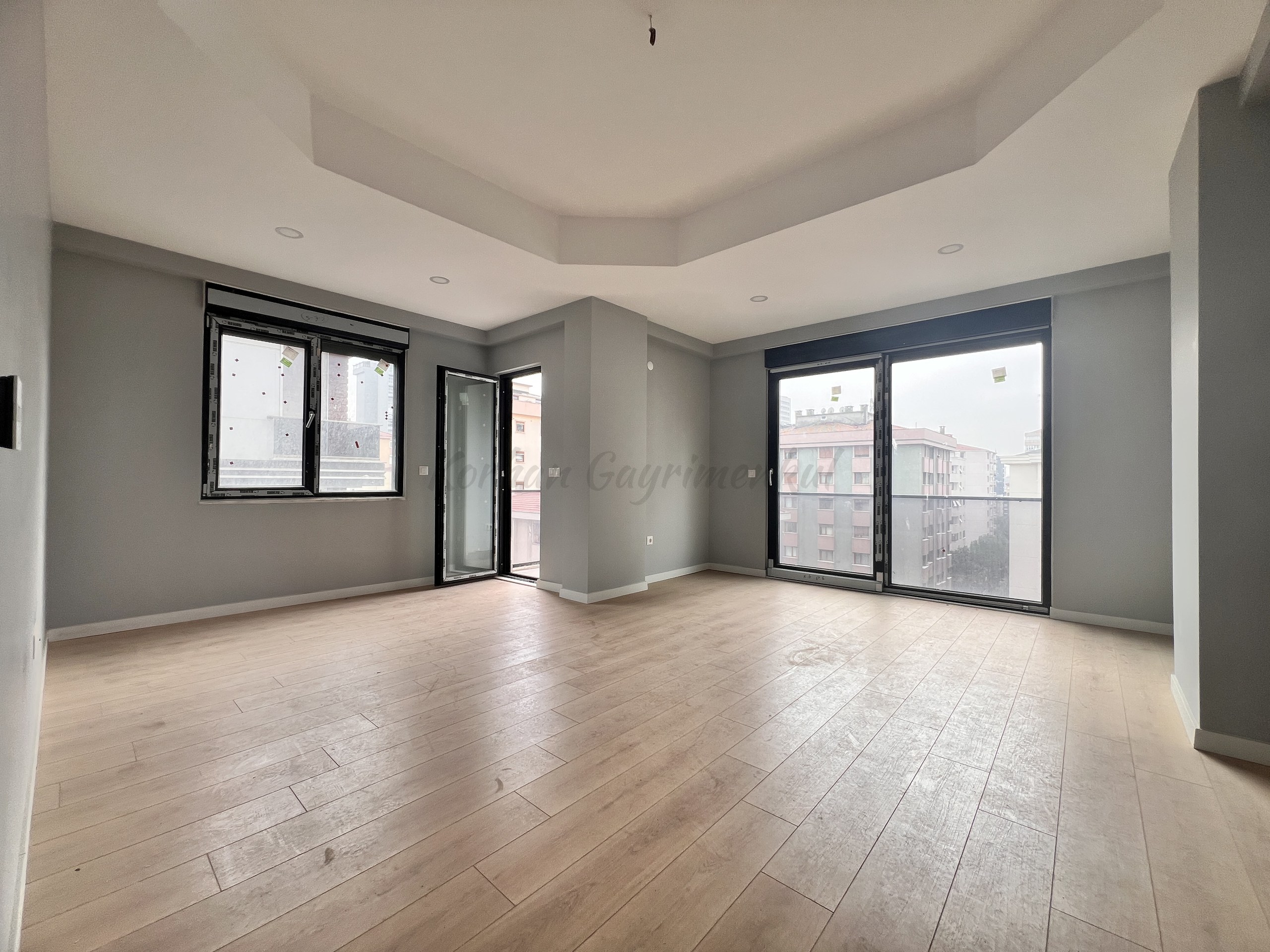 GÖZTEPE BAĞDAT CADDESİNE YÜRÜME MESAFESİNDE BALKONLU 90M2 NET3+1