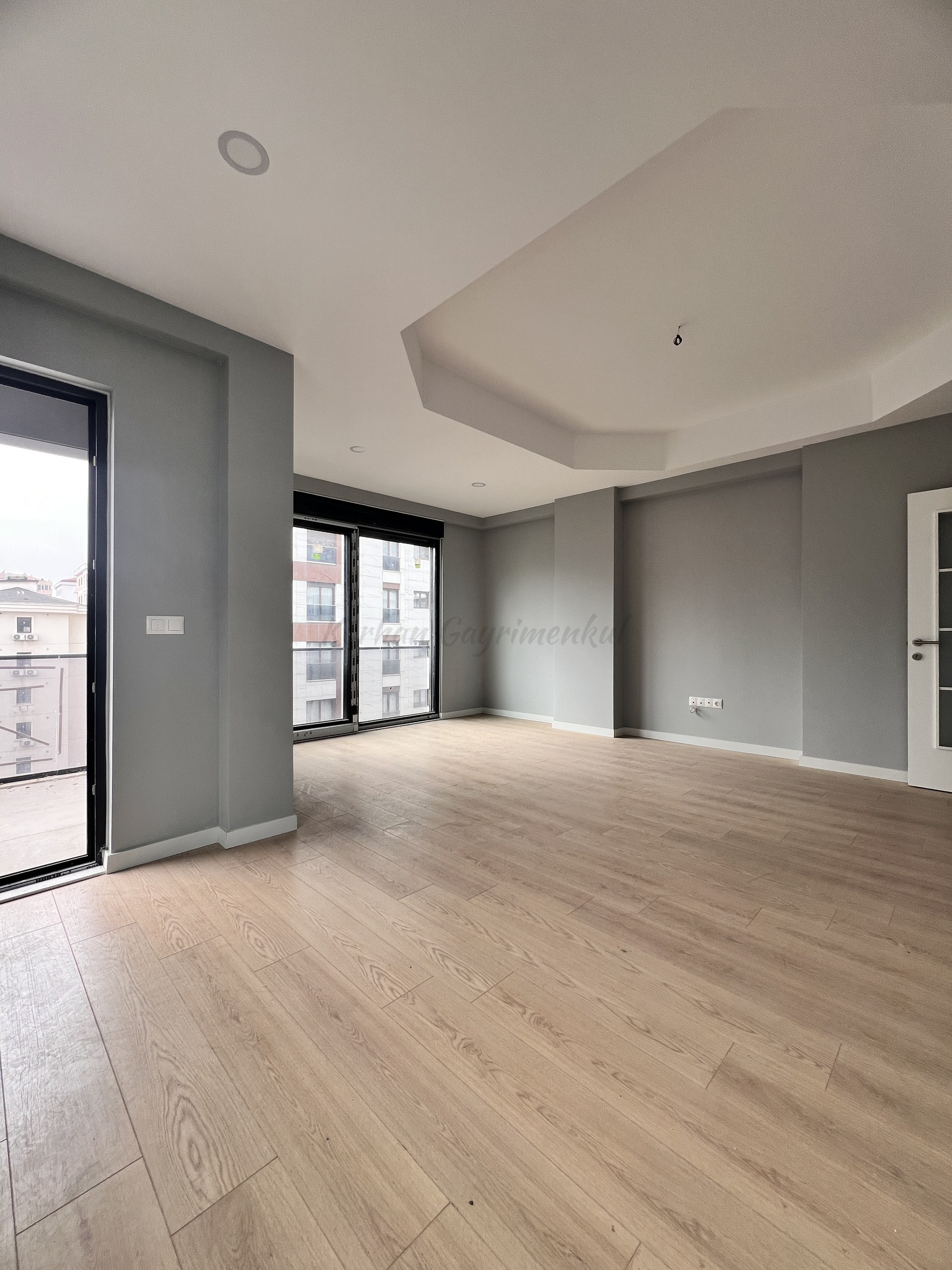 GÖZTEPE BAĞDAT CADDESİNE YÜRÜME MESAFESİNDE BALKONLU 90M2 NET3+1
