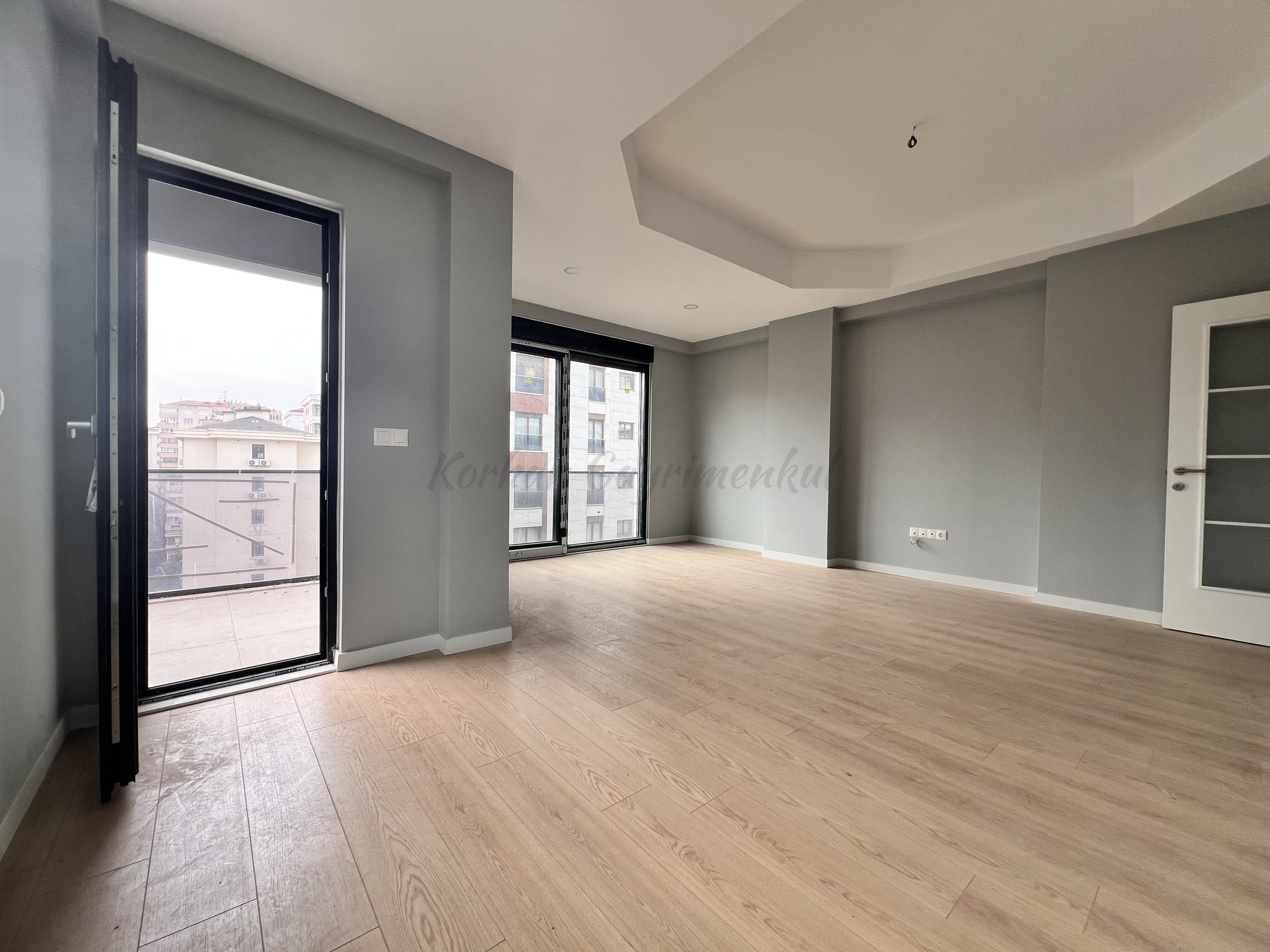 GÖZTEPE BAĞDAT CADDESİNE YÜRÜME MESAFESİNDE BALKONLU 90M2 NET3+1