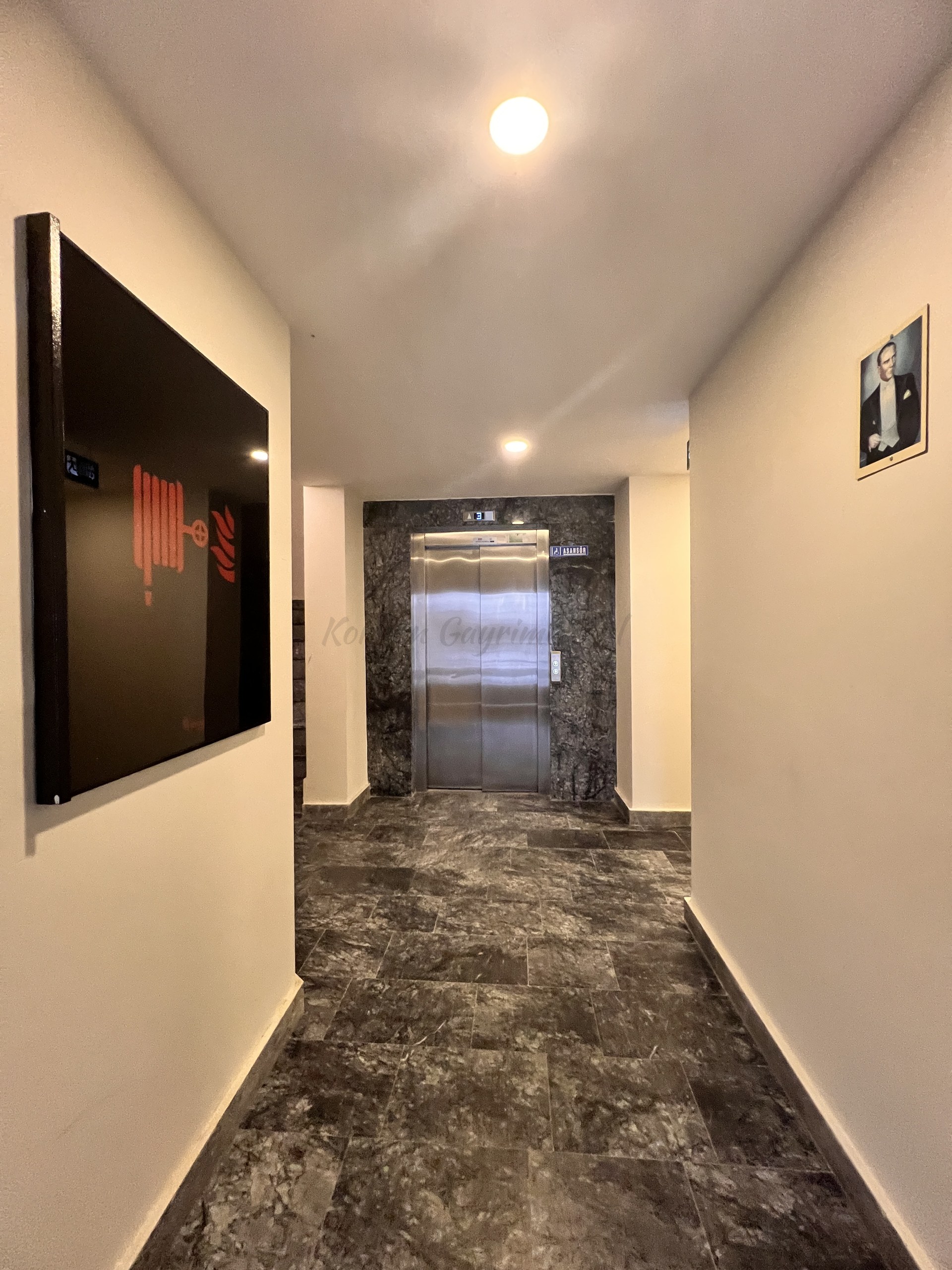 GÖZTEPE BAĞDAT CADDESİNE YÜRÜME MESAFESİNDE BALKONLU 90M2 NET3+1
