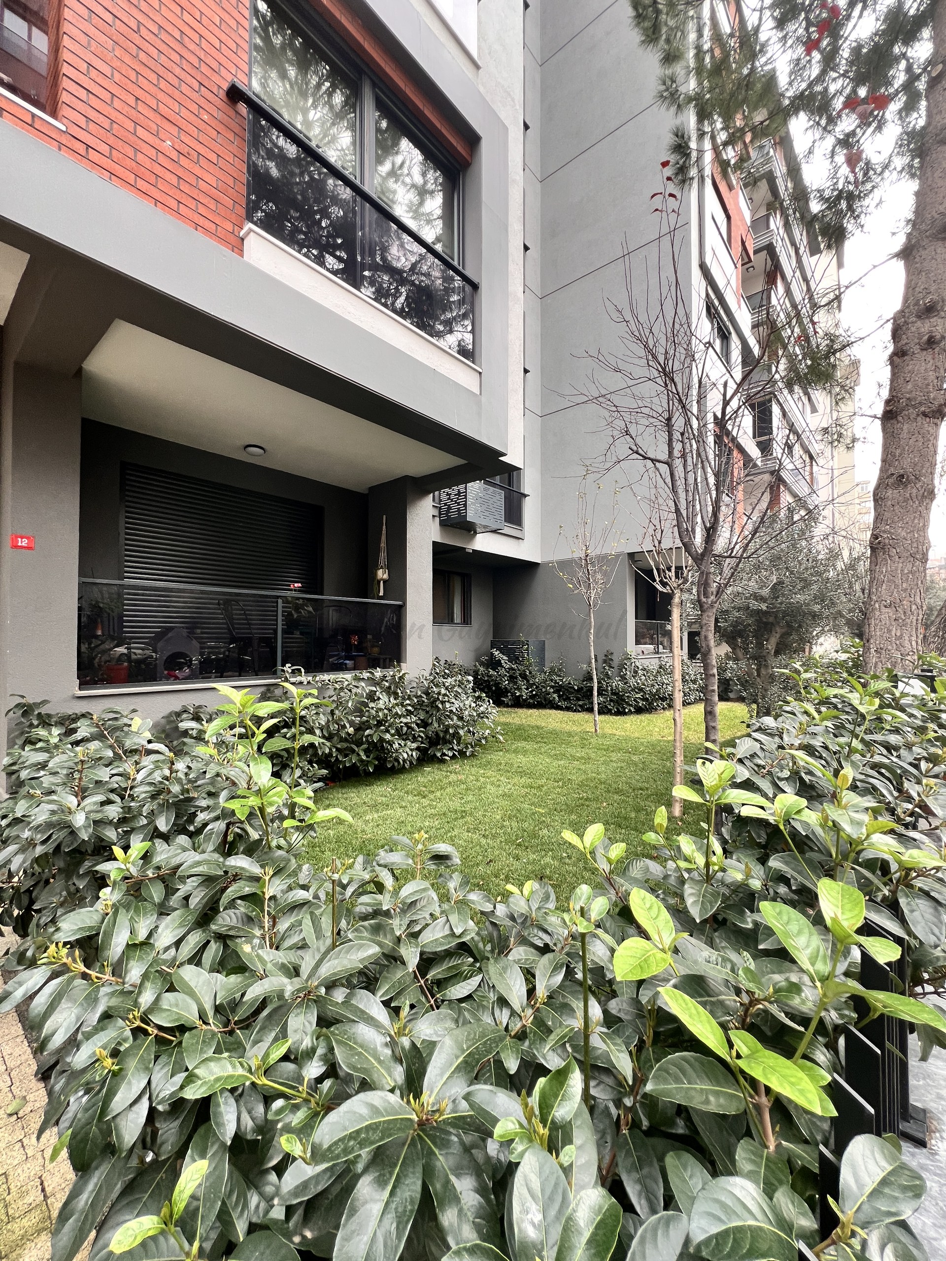 GÖZTEPE BAĞDAT CADDESİNE YÜRÜME MESAFESİNDE BALKONLU 90M2 NET3+1