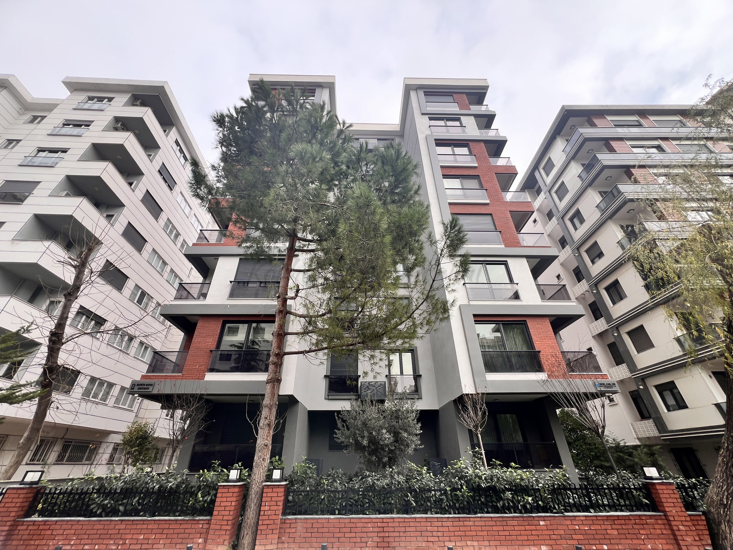 GÖZTEPE BAĞDAT CADDESİNE YÜRÜME MESAFESİNDE BALKONLU 90M2 NET3+1