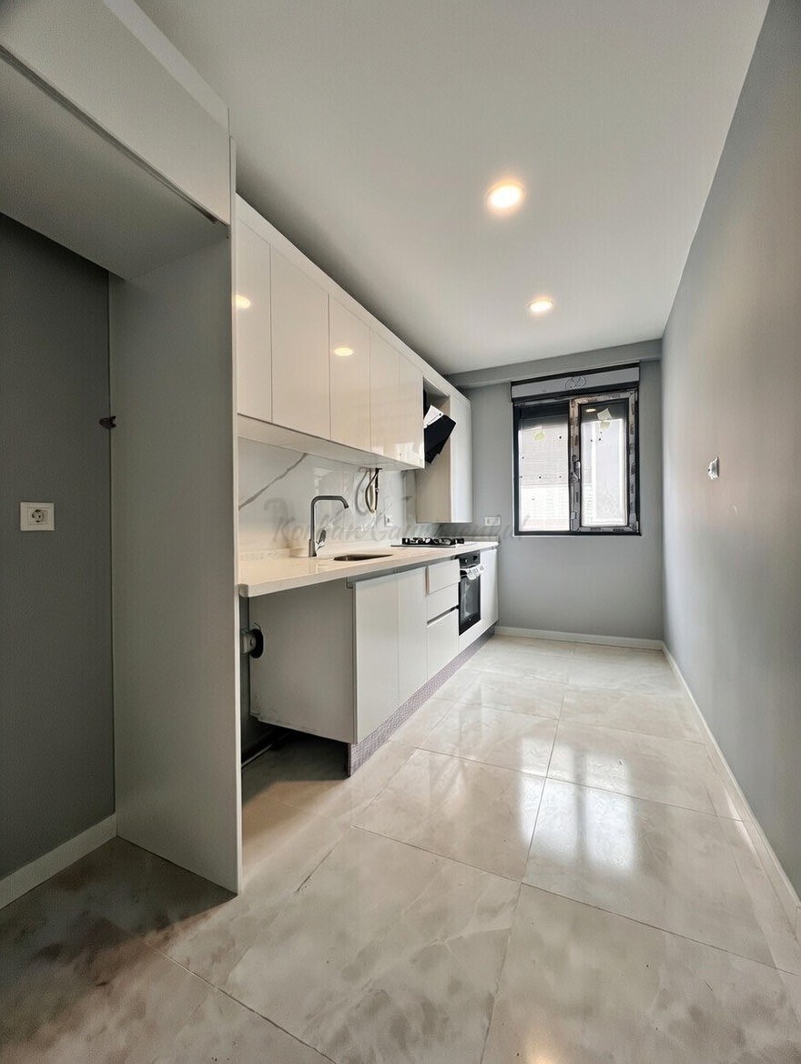 GÖZTEPE BAĞDAT CADDESİNE YÜRÜME MESAFESİNDE BALKONLU 90M2 NET3+1