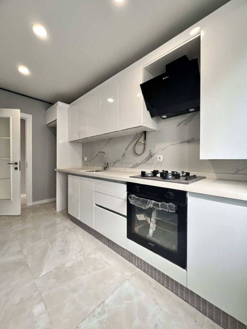 GÖZTEPE BAĞDAT CADDESİNE YÜRÜME MESAFESİNDE BALKONLU 90M2 NET3+1