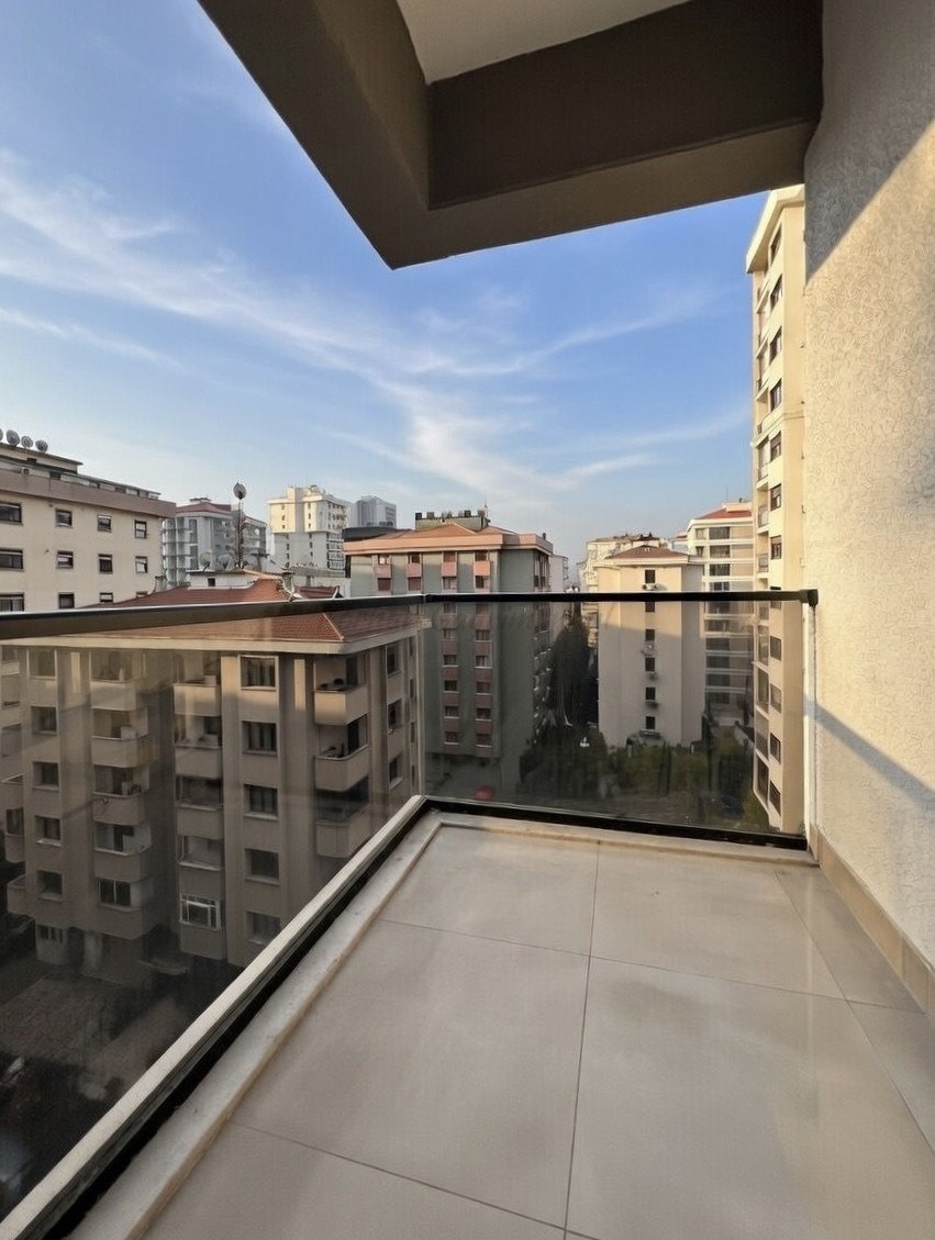GÖZTEPE BAĞDAT CADDESİNE YÜRÜME MESAFESİNDE BALKONLU 90M2 NET3+1