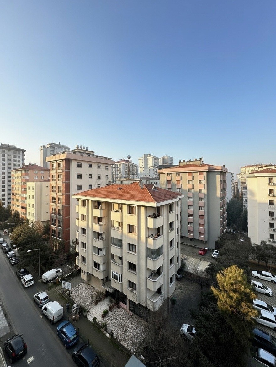 GÖZTEPE BAĞDAT CADDESİNE YÜRÜME MESAFESİNDE BALKONLU 90M2 NET3+1