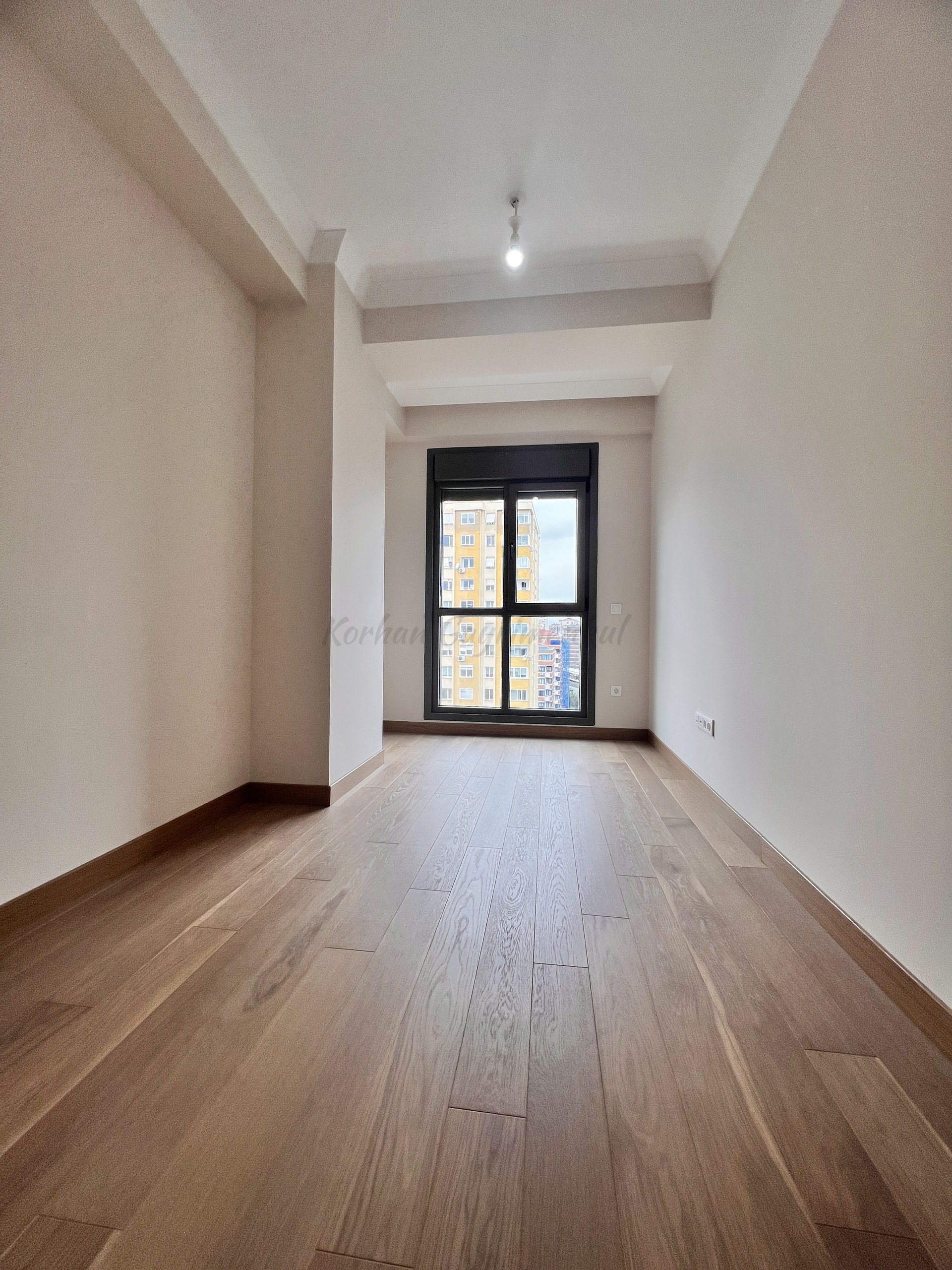 SUADİYE ÇATALÇEŞMEDE BAĞDAT'A 4. BİNA 105 NET HAVUZLU 3+1