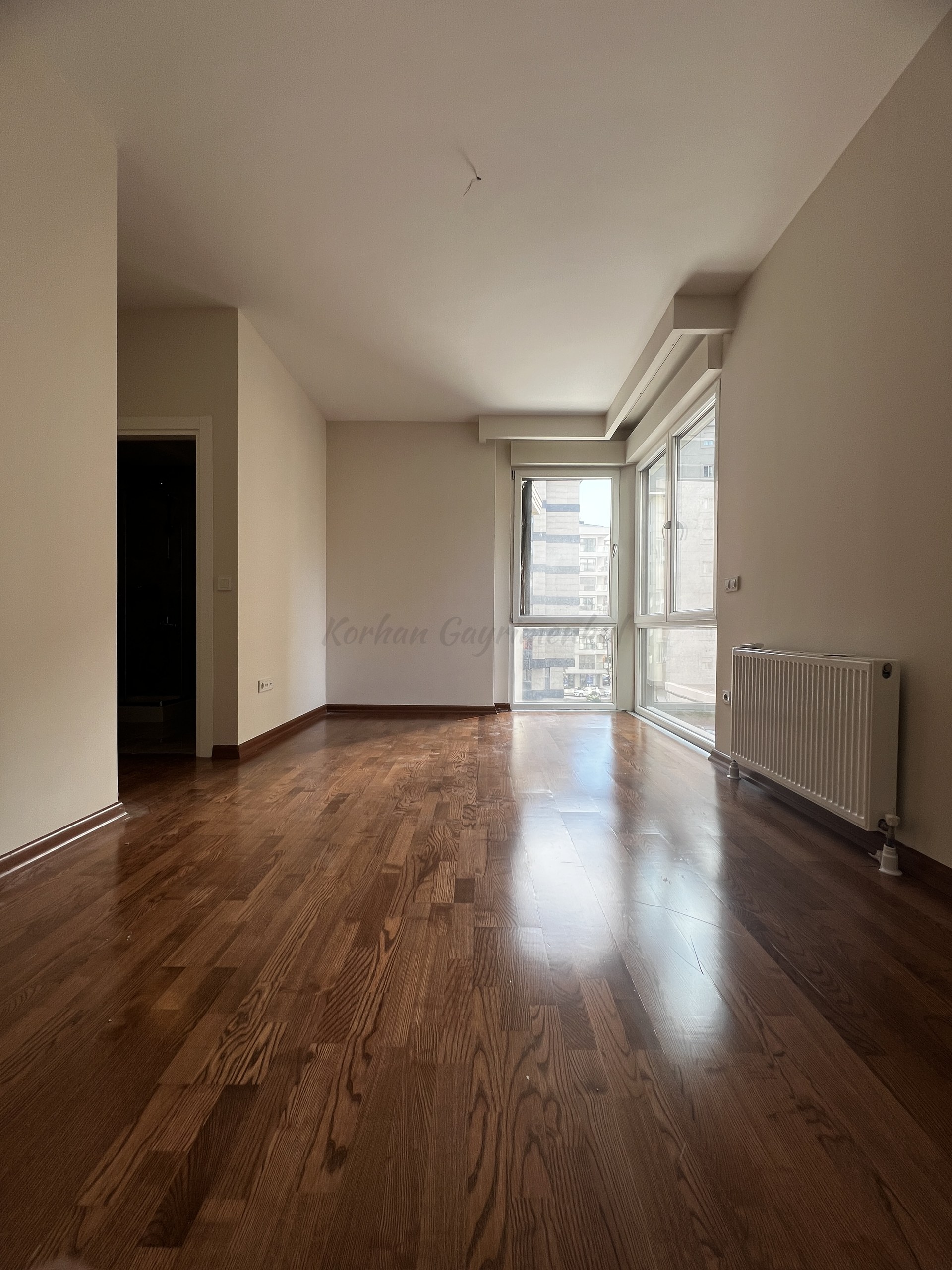 CADDEBOSTAN SAHİLDE CKM'YE KOMŞU BALKONLU 105M2 NET 3+1