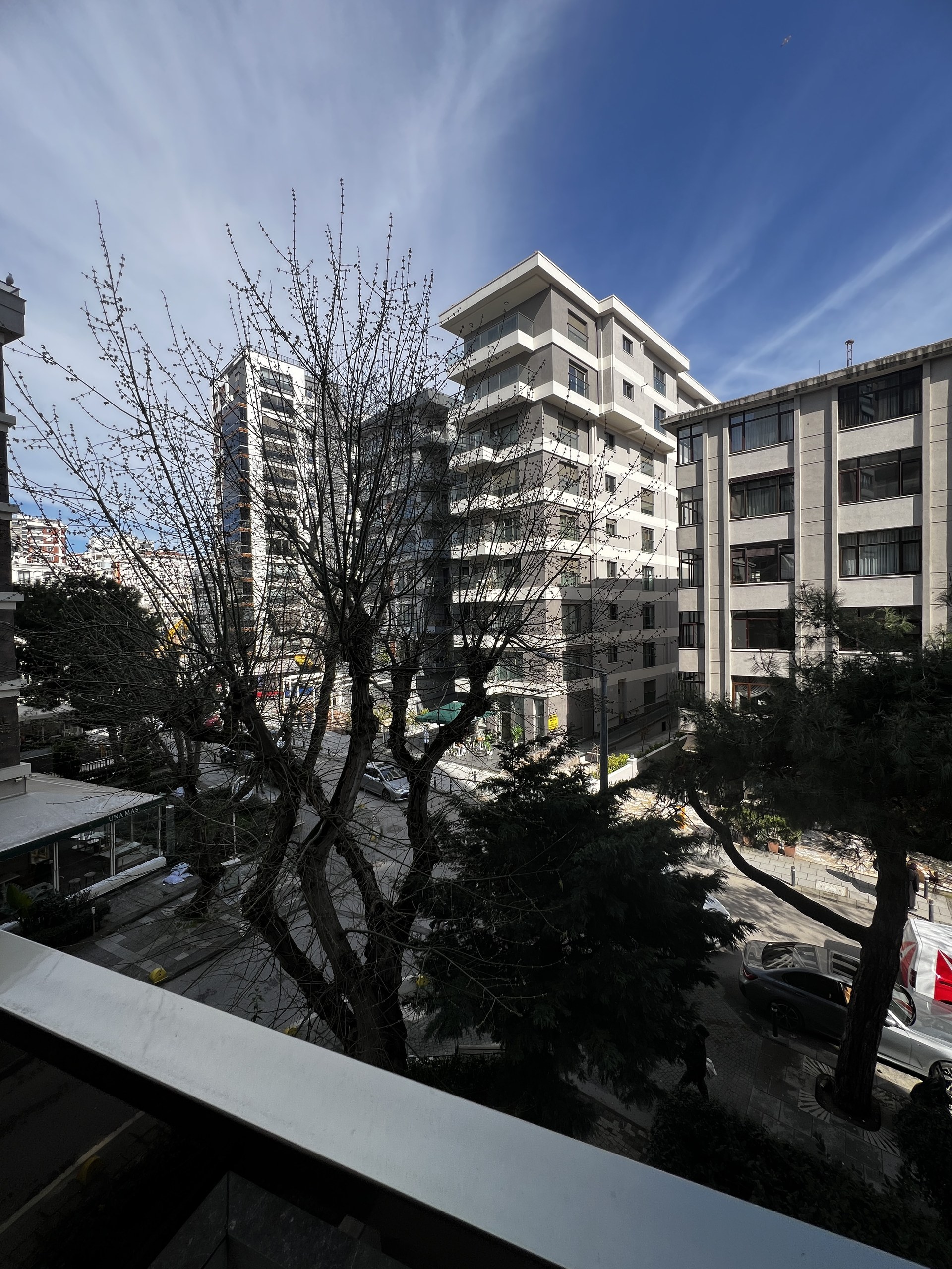 CADDEBOSTAN SAHİLDE CKM'YE KOMŞU BALKONLU 105M2 NET 3+1